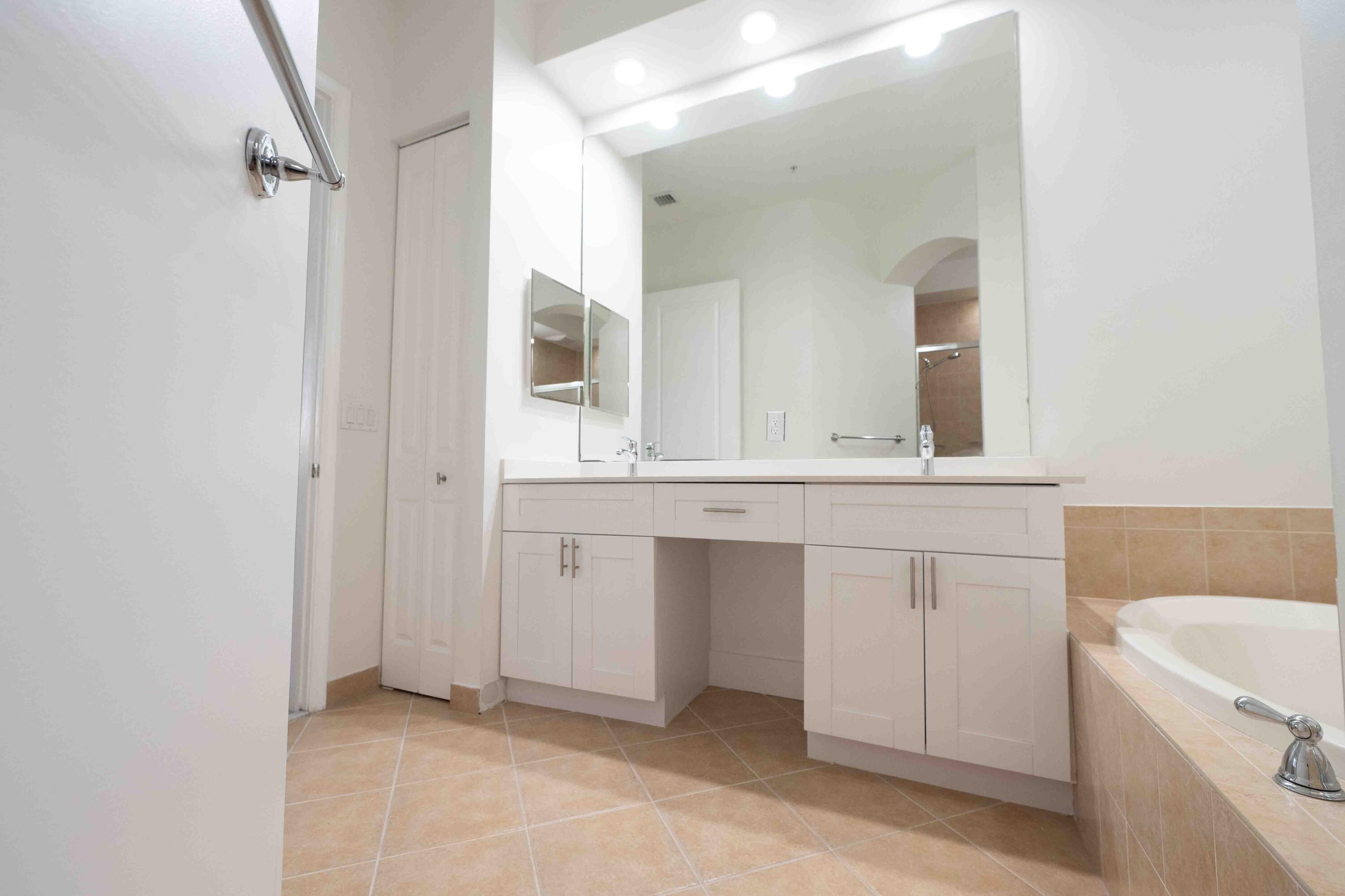 VILLA ALHAMBRA CONDO - Residential