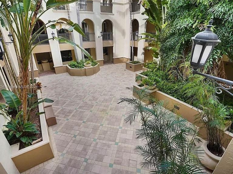VILLA ALHAMBRA CONDO - Residential