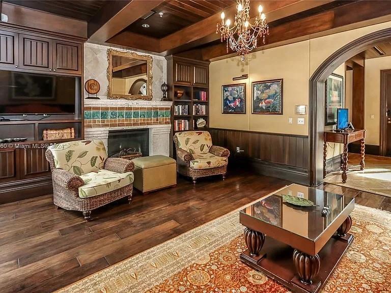 VILLA ALHAMBRA CONDO - Residential