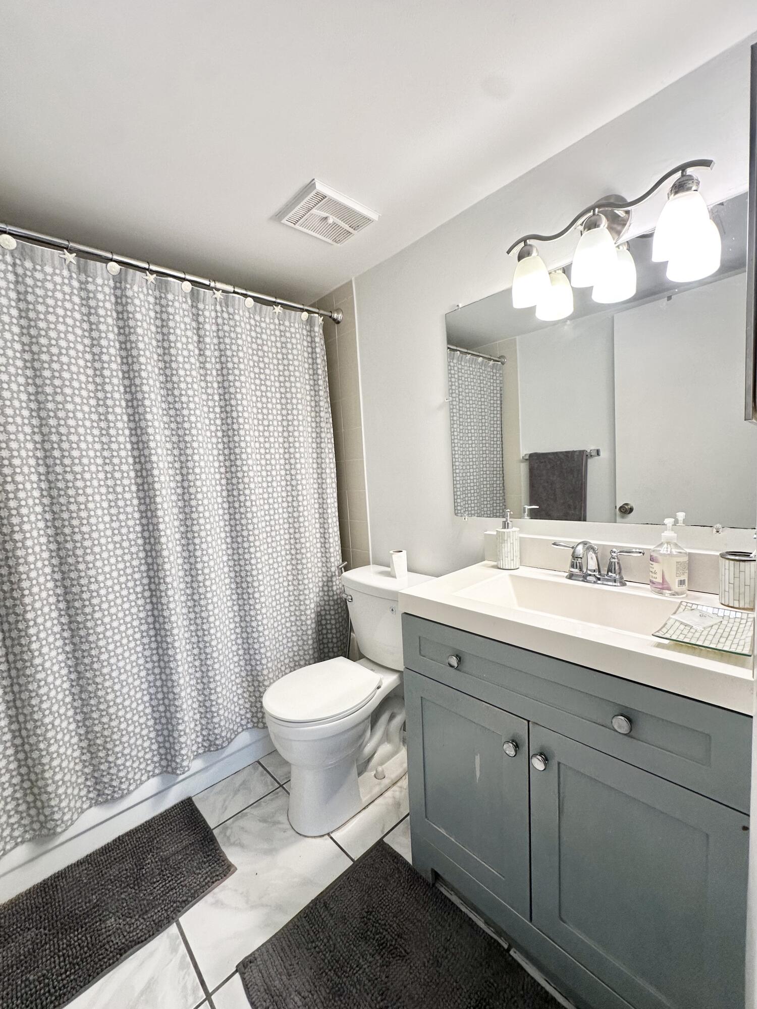 TIVOLI TRACE CONDO NO 5 - Residential