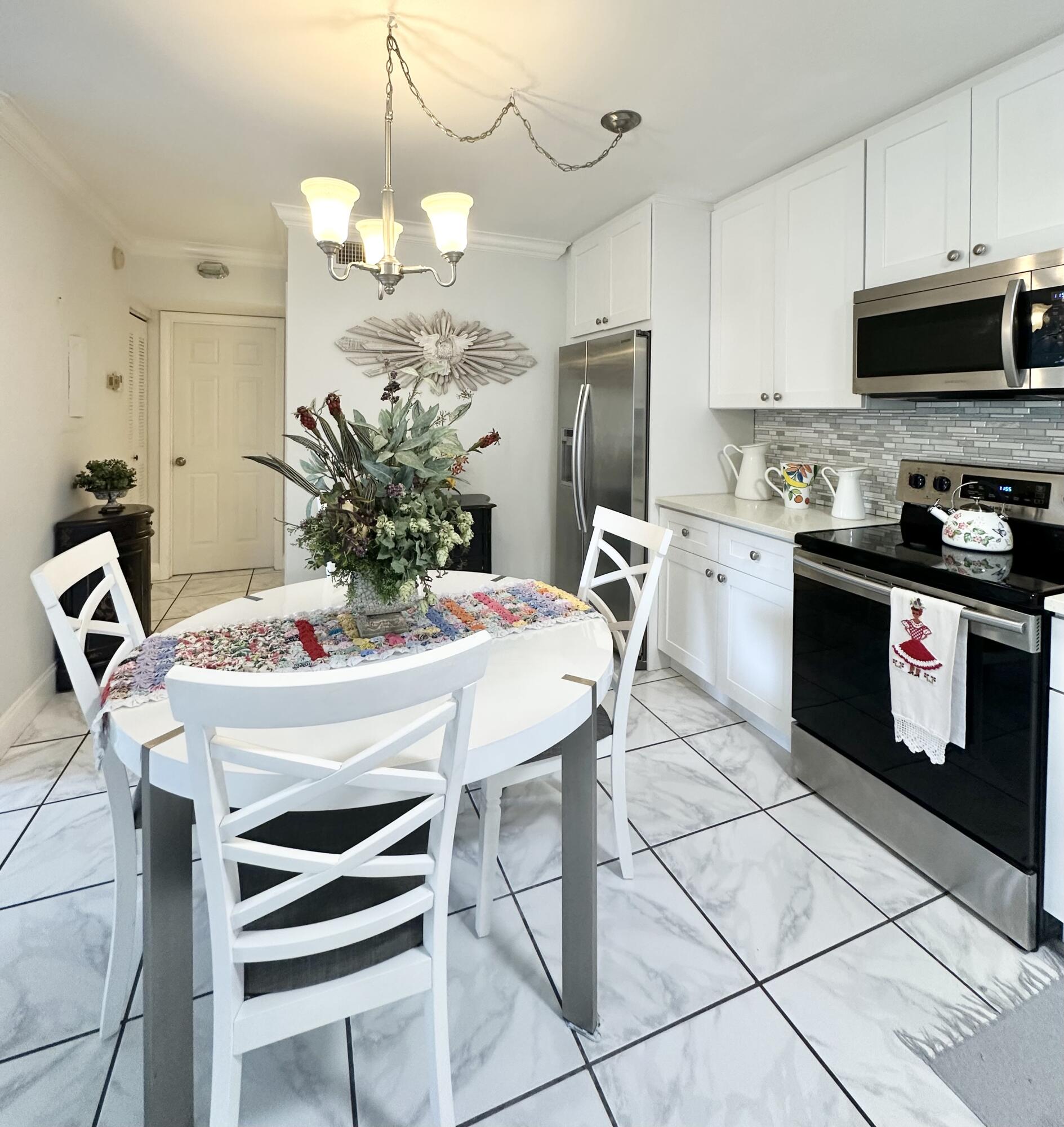TIVOLI TRACE CONDO NO 5 - Residential