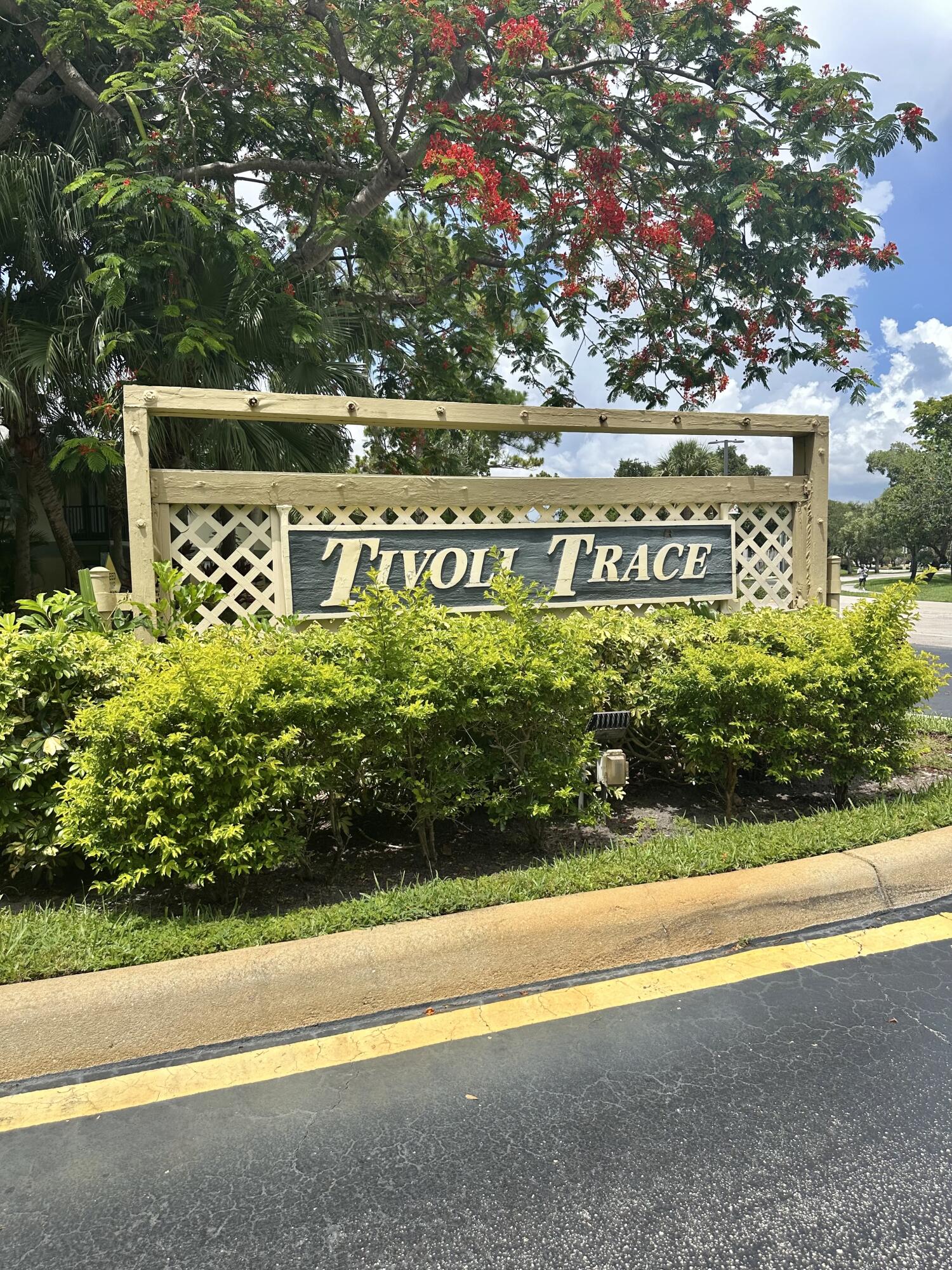 TIVOLI TRACE CONDO NO 5 - Residential
