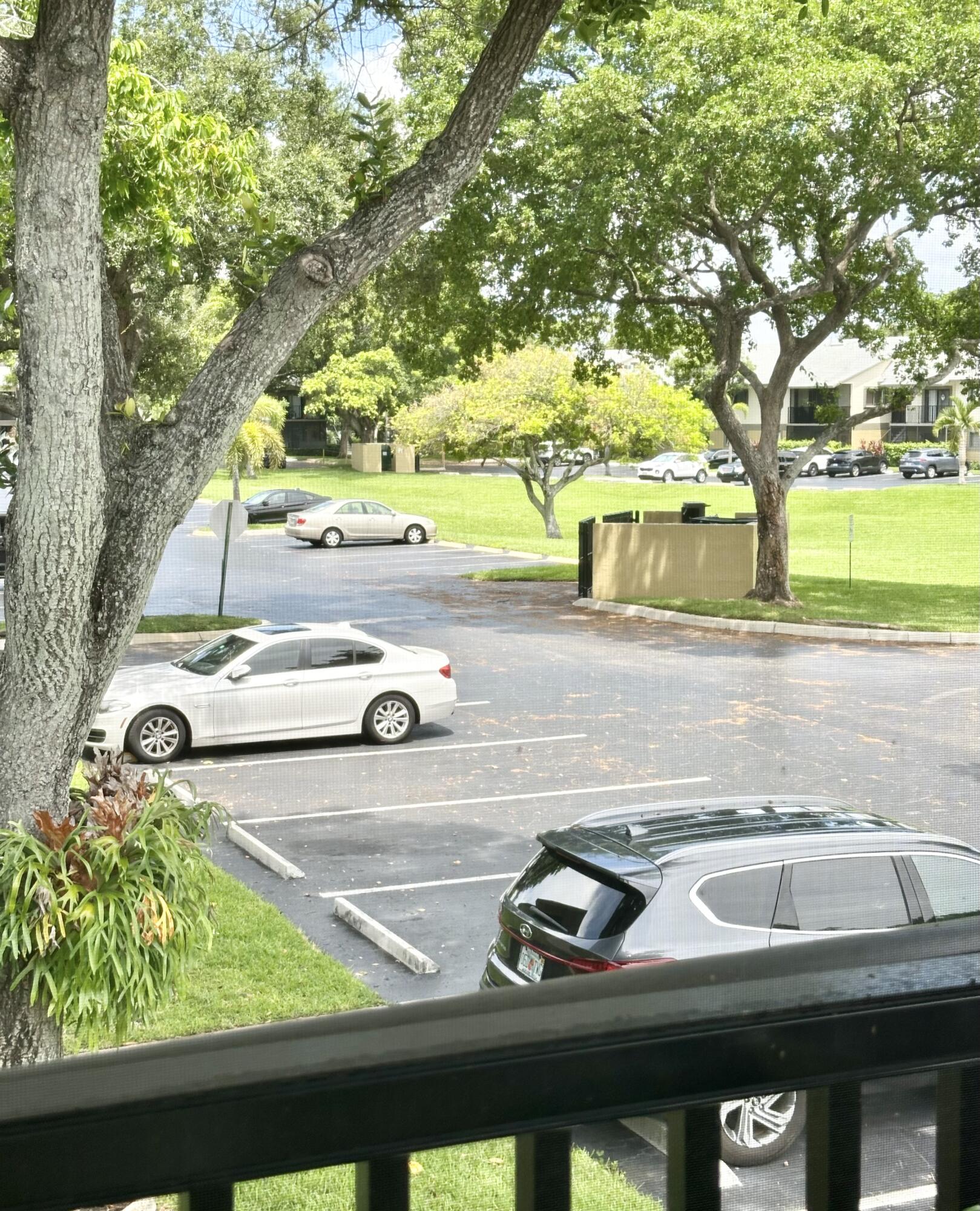 TIVOLI TRACE CONDO NO 5 - Residential