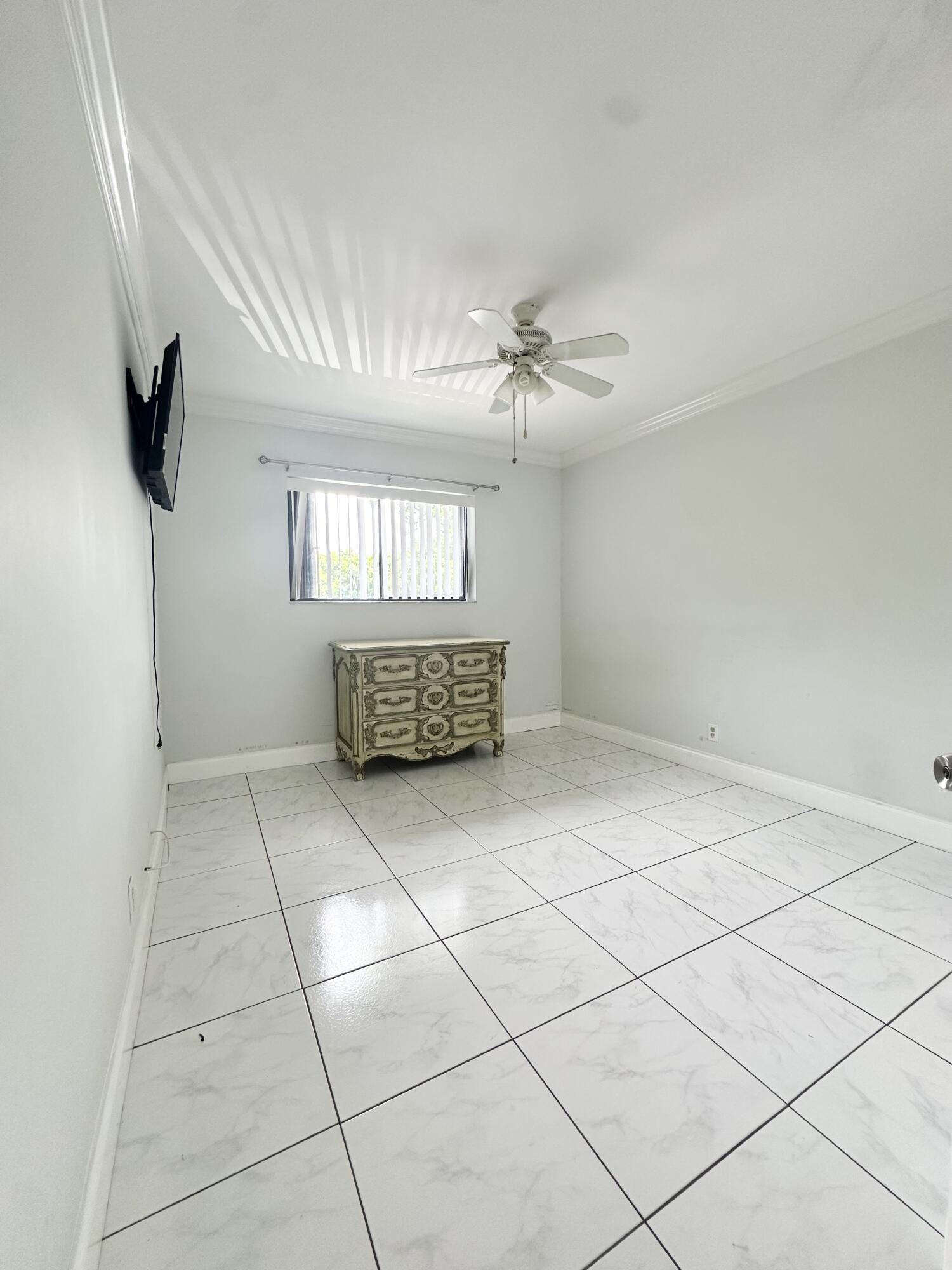 TIVOLI TRACE CONDO NO 5 - Residential