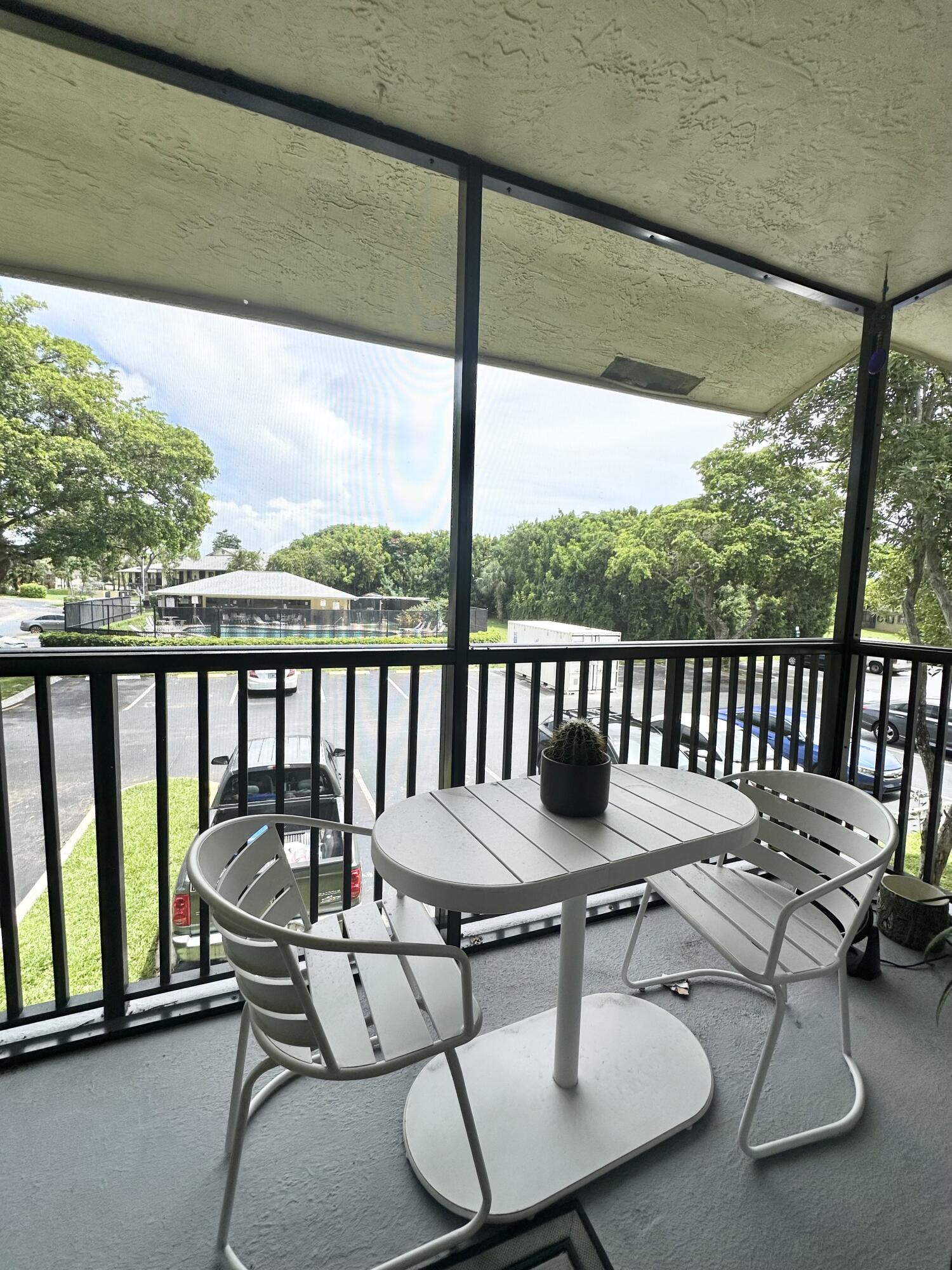 TIVOLI TRACE CONDO NO 5 - Residential