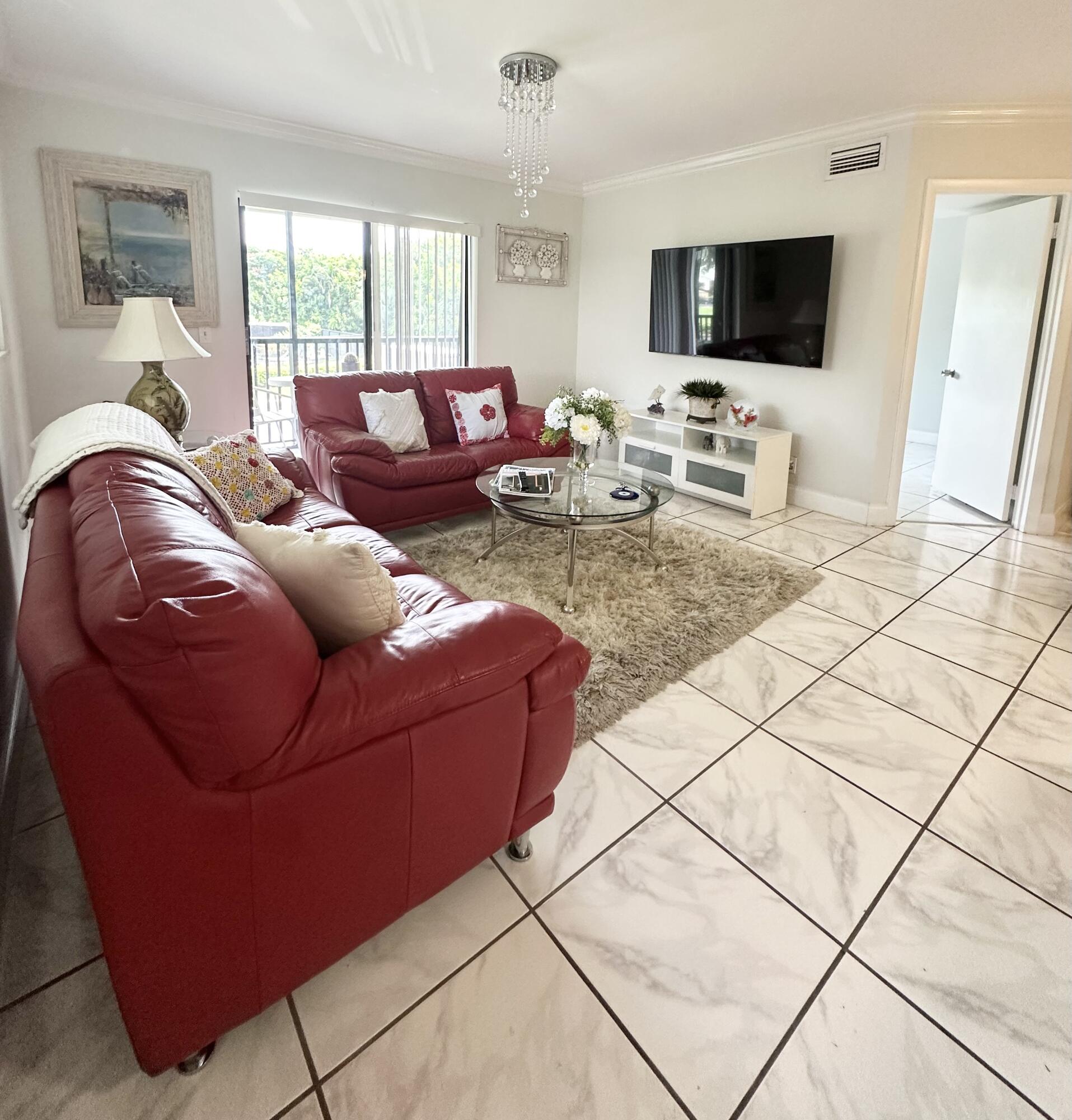 TIVOLI TRACE CONDO NO 5 - Residential
