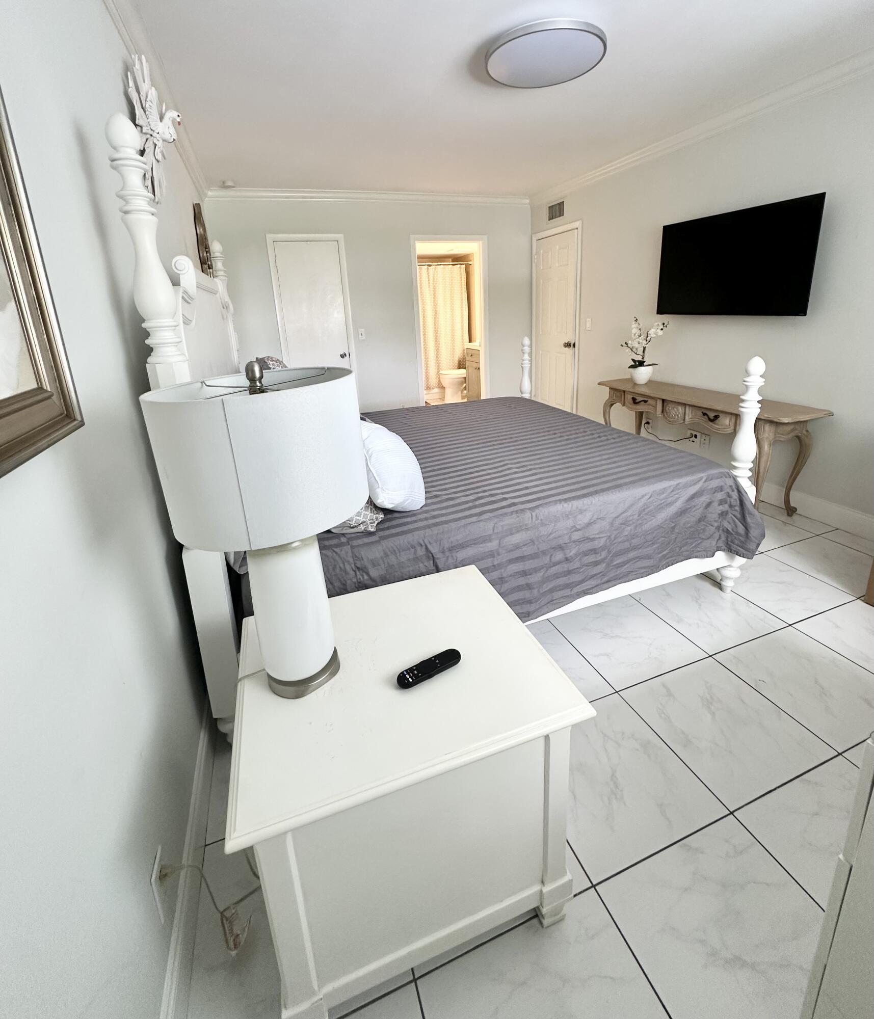 TIVOLI TRACE CONDO NO 5 - Residential