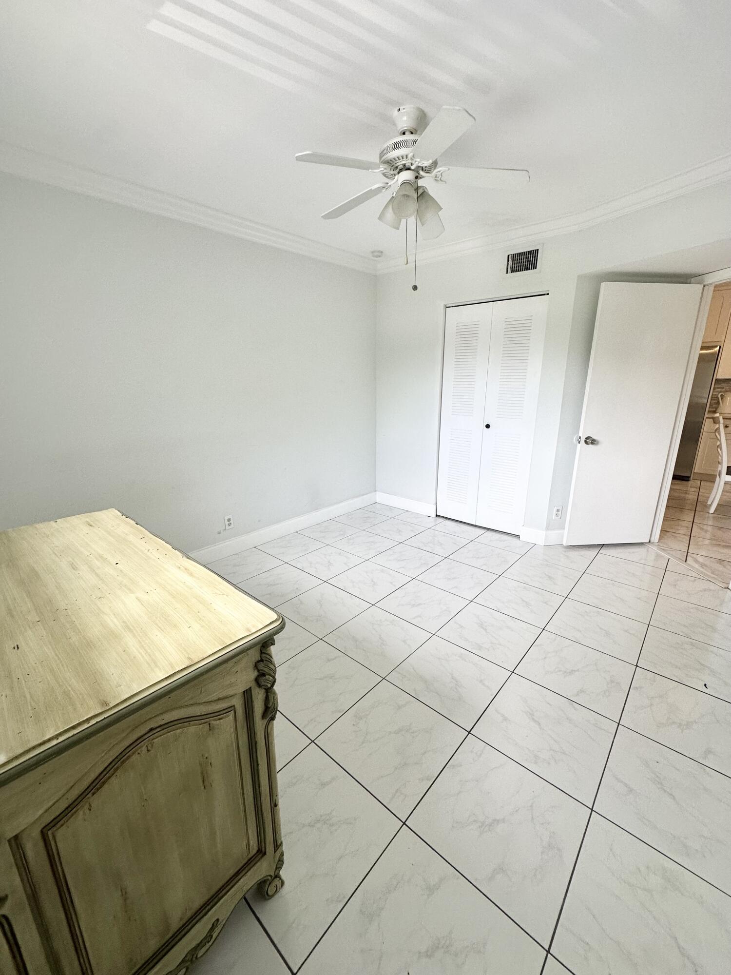 TIVOLI TRACE CONDO NO 5 - Residential