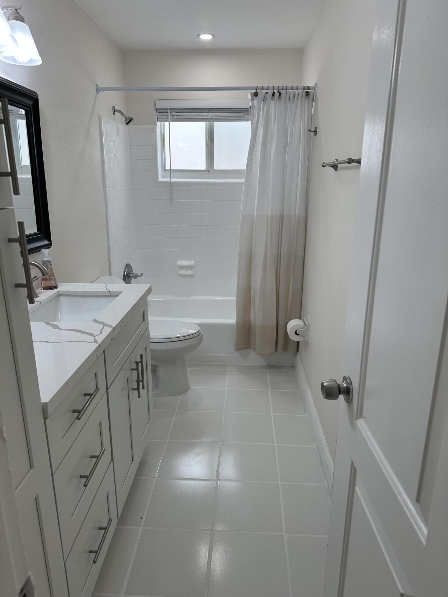 SEACREST ESTATES - Residential Lease