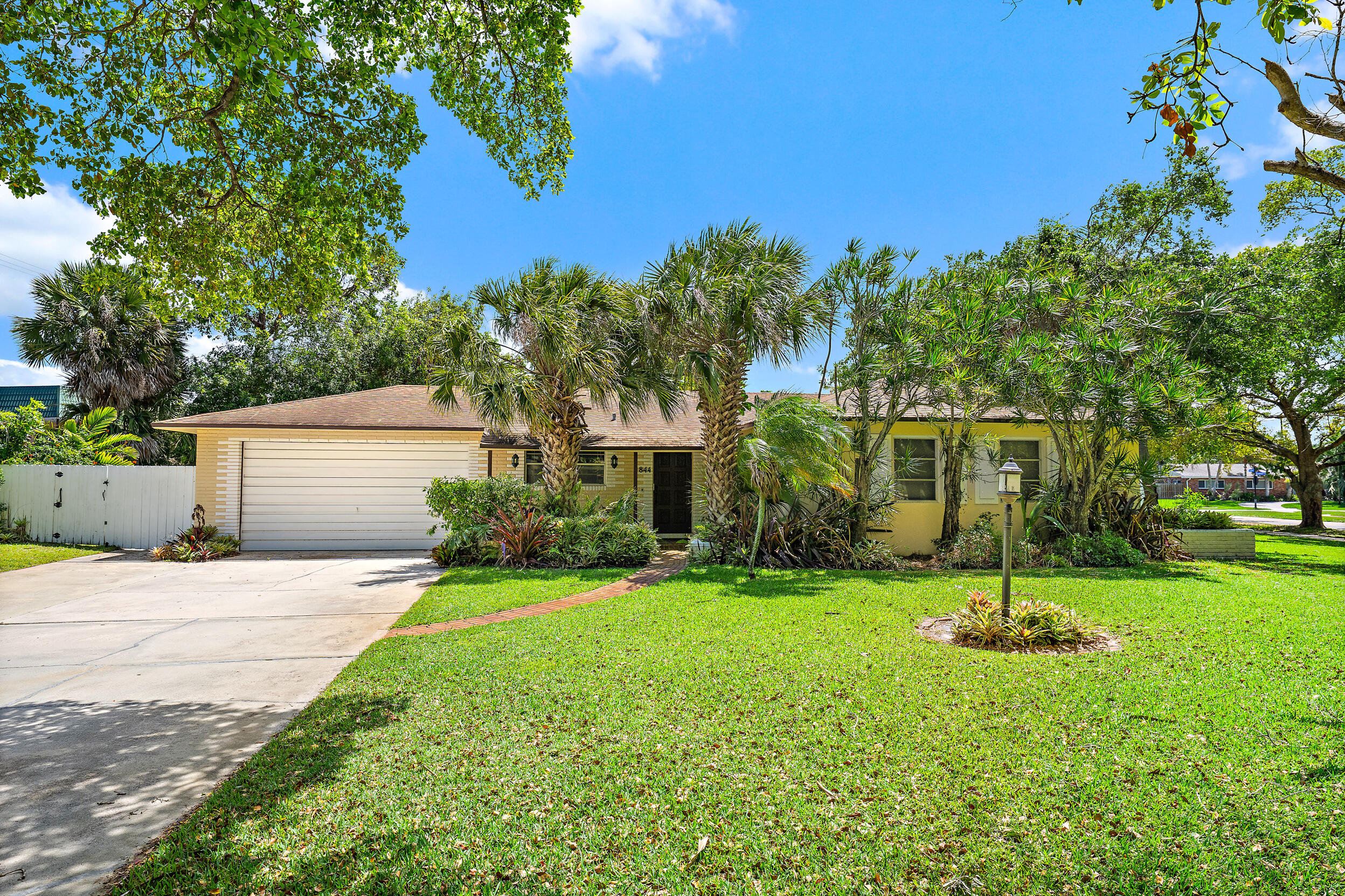 Country Club Add to the Village of North Palm Beac - Residential