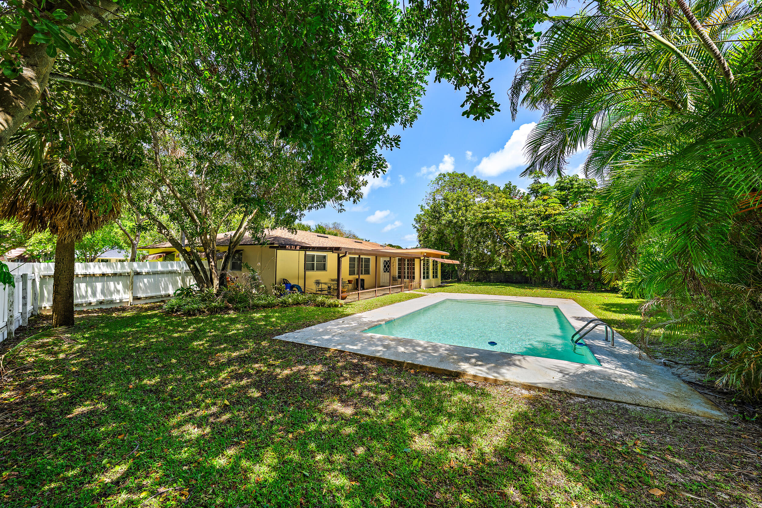 Country Club Add to the Village of North Palm Beac - Residential