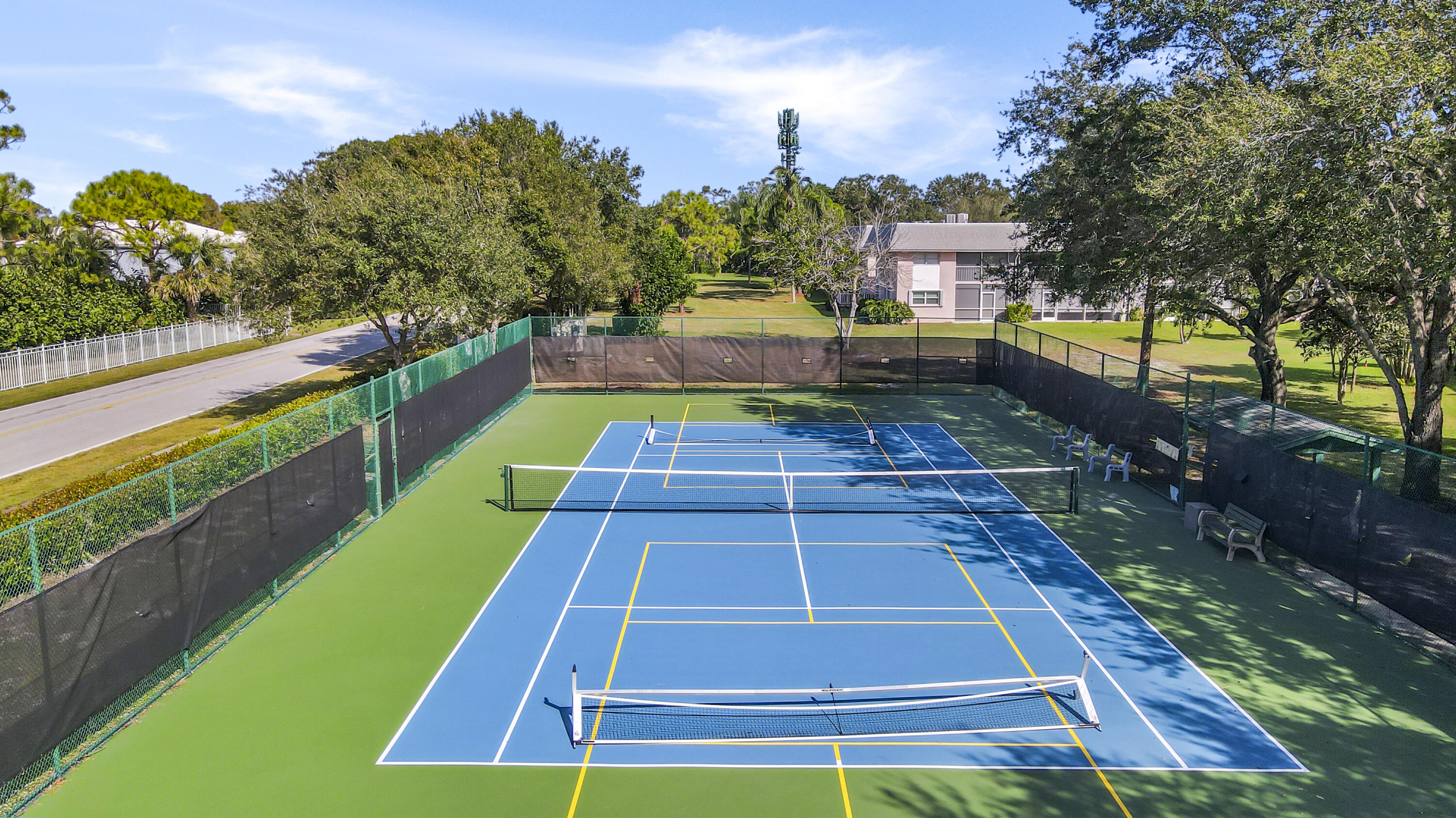 LITTLE CLUB CONDO - Residential