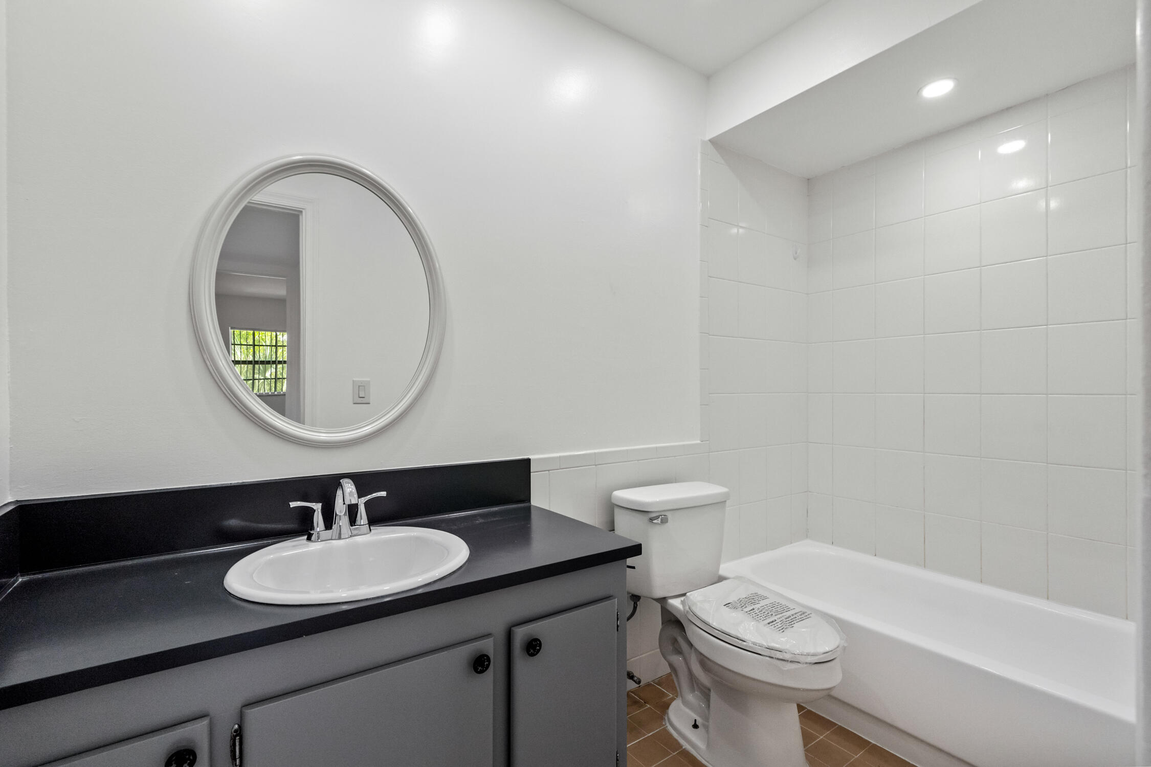 COUNTRY CLUB VILLAGE SEC E - Residential Lease