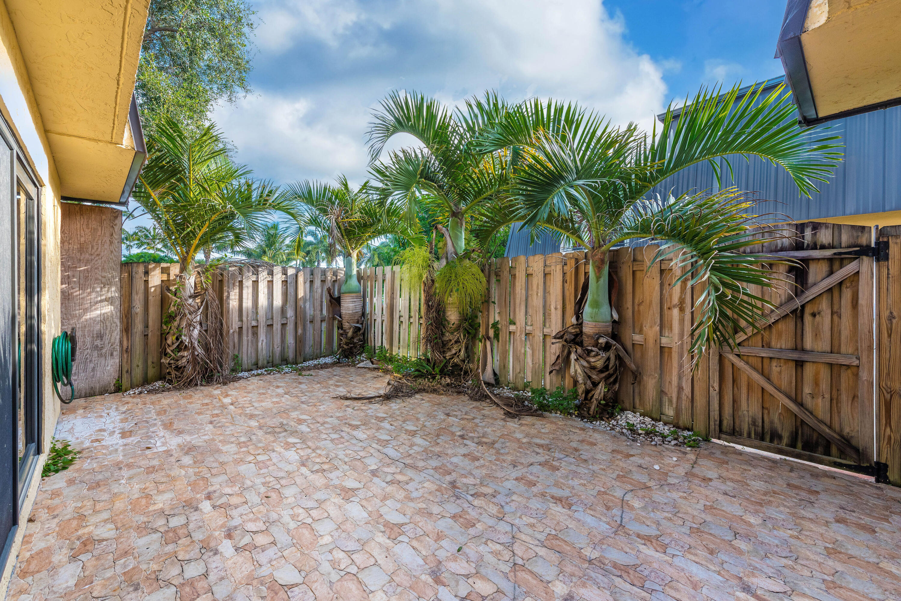 WATERSIDE ESTATES - Residential