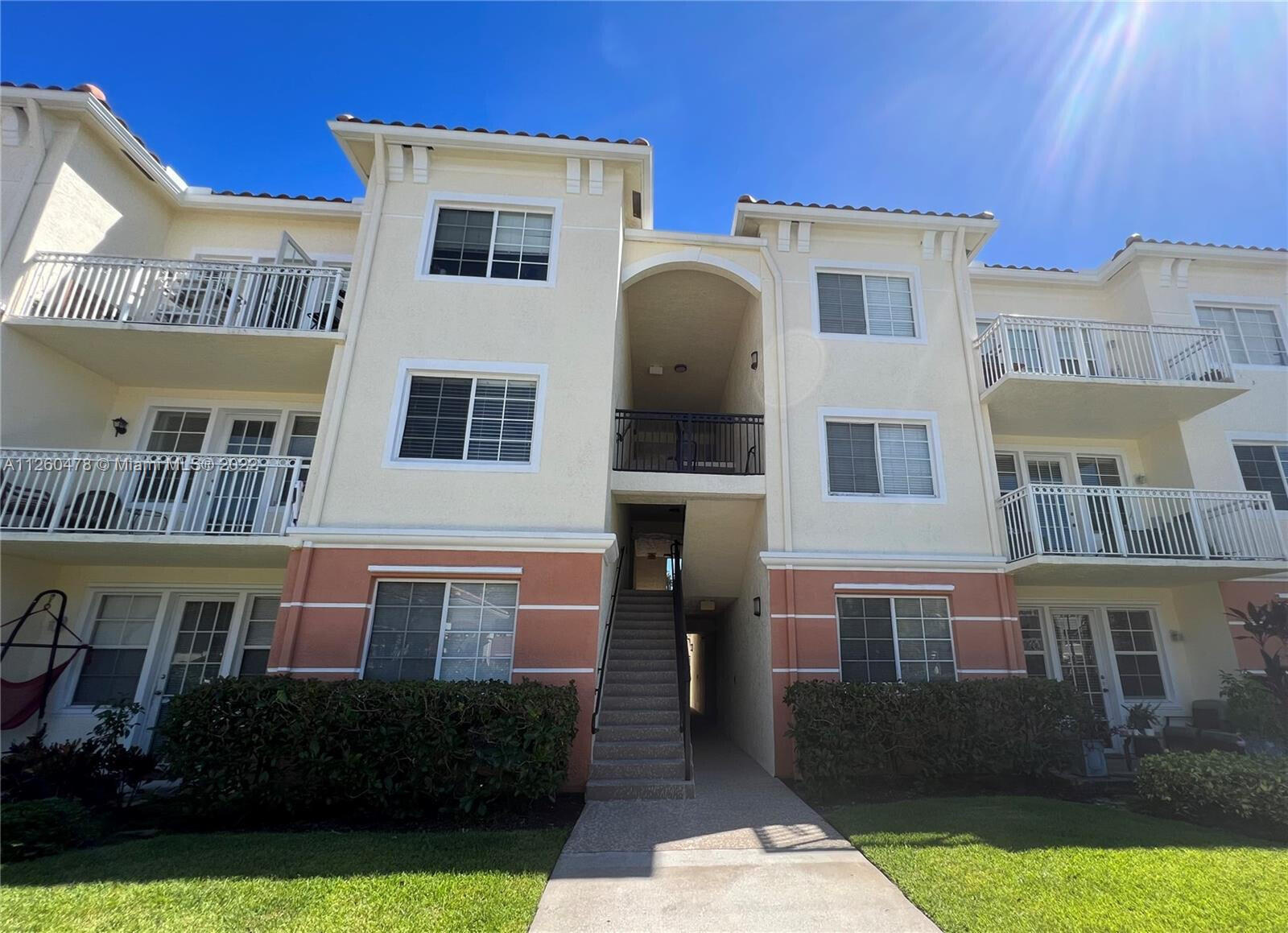 MEZZANO CONDO - Residential