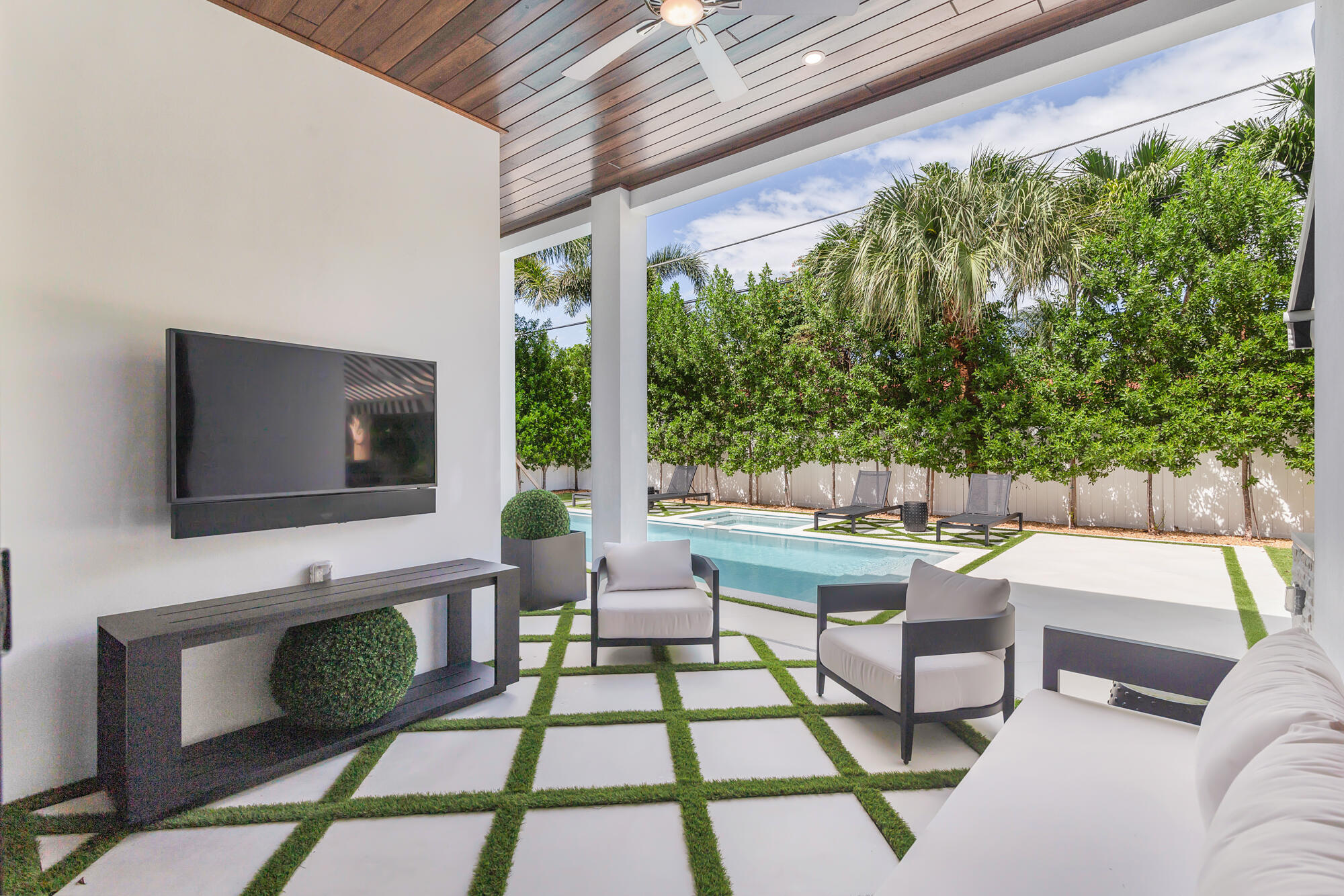 LEWIS SHORE ESTS 2 IN - Residential