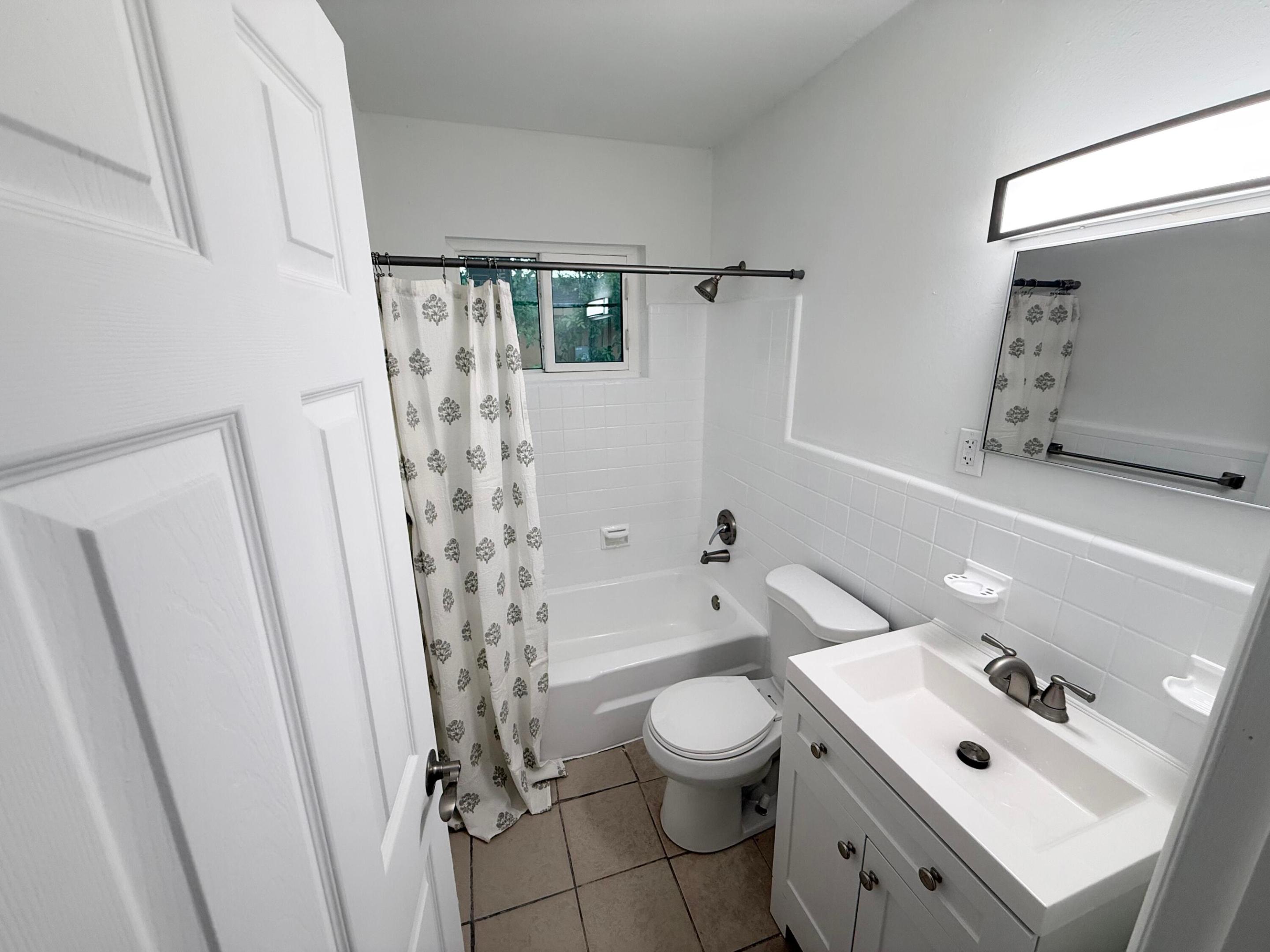 RUFF'S LITTLE DIXIE - Residential Lease