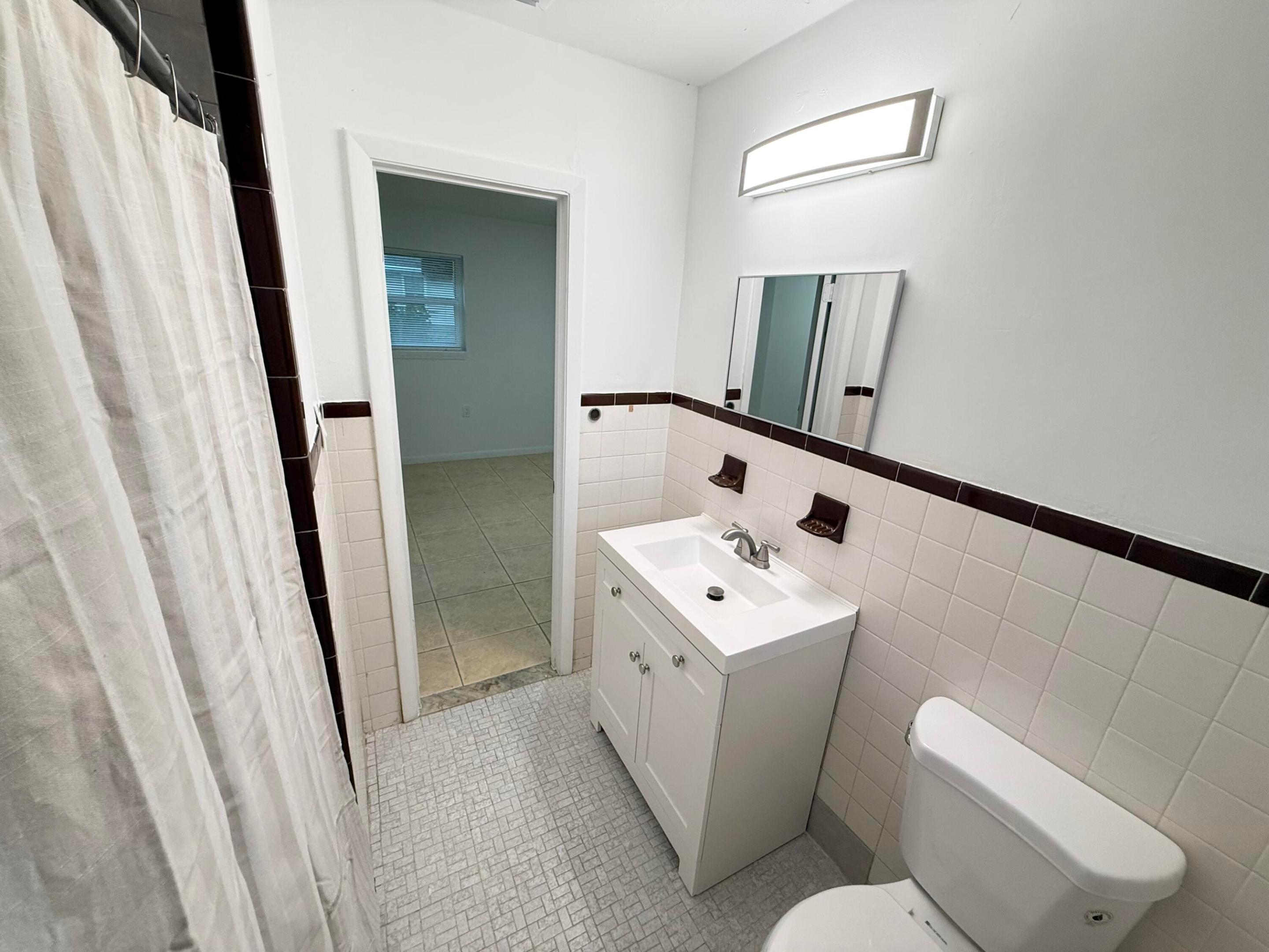 RUFF'S LITTLE DIXIE - Residential Lease