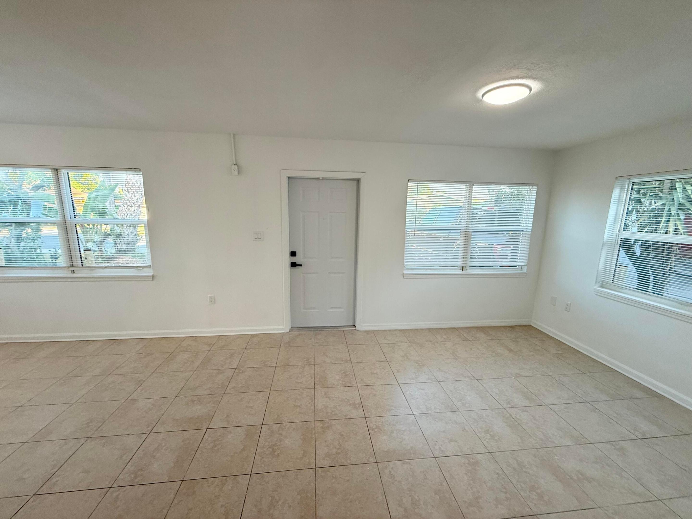 RUFF'S LITTLE DIXIE - Residential Lease