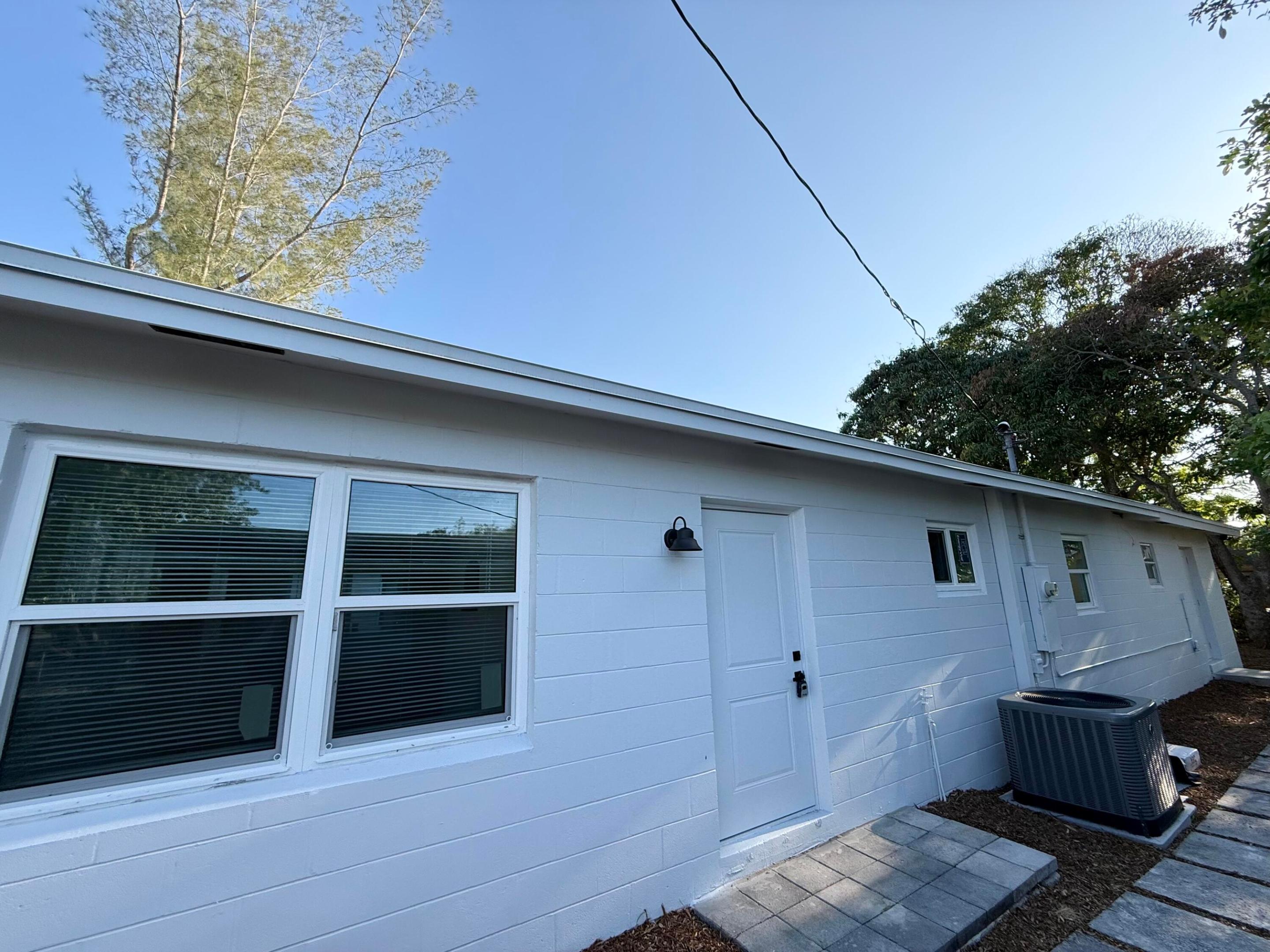 RUFF'S LITTLE DIXIE - Residential Lease