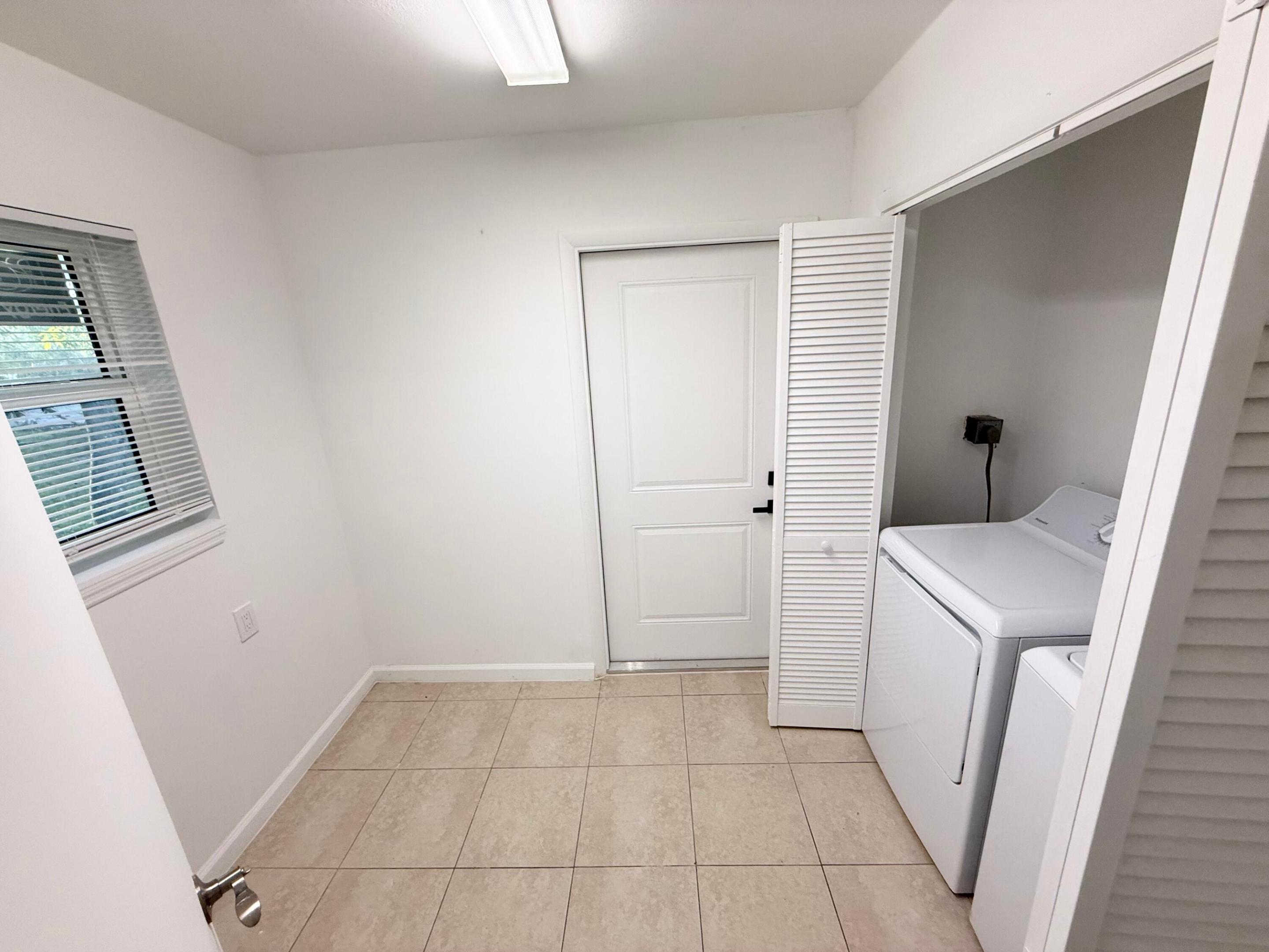 RUFF'S LITTLE DIXIE - Residential Lease