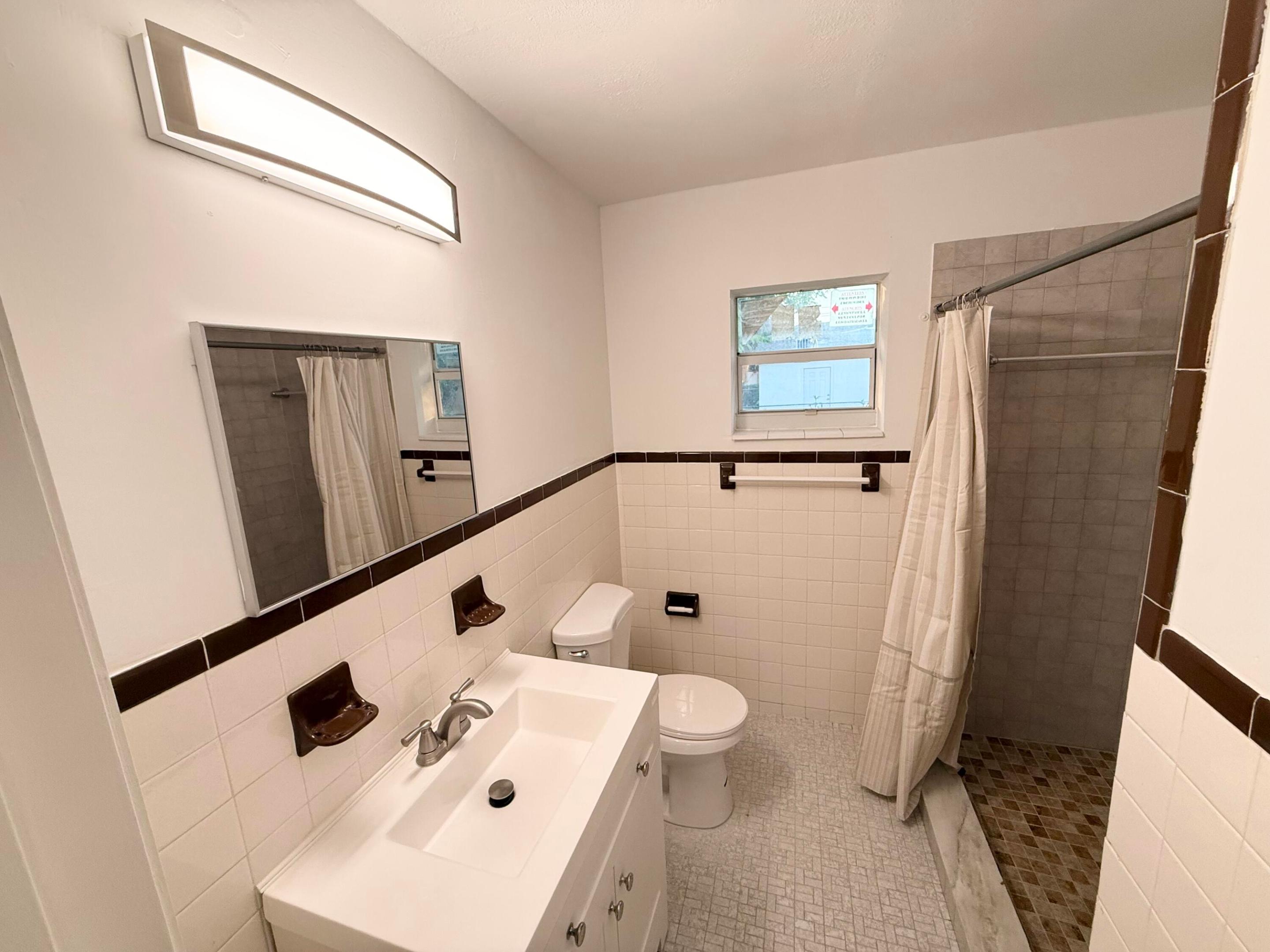 RUFF'S LITTLE DIXIE - Residential Lease