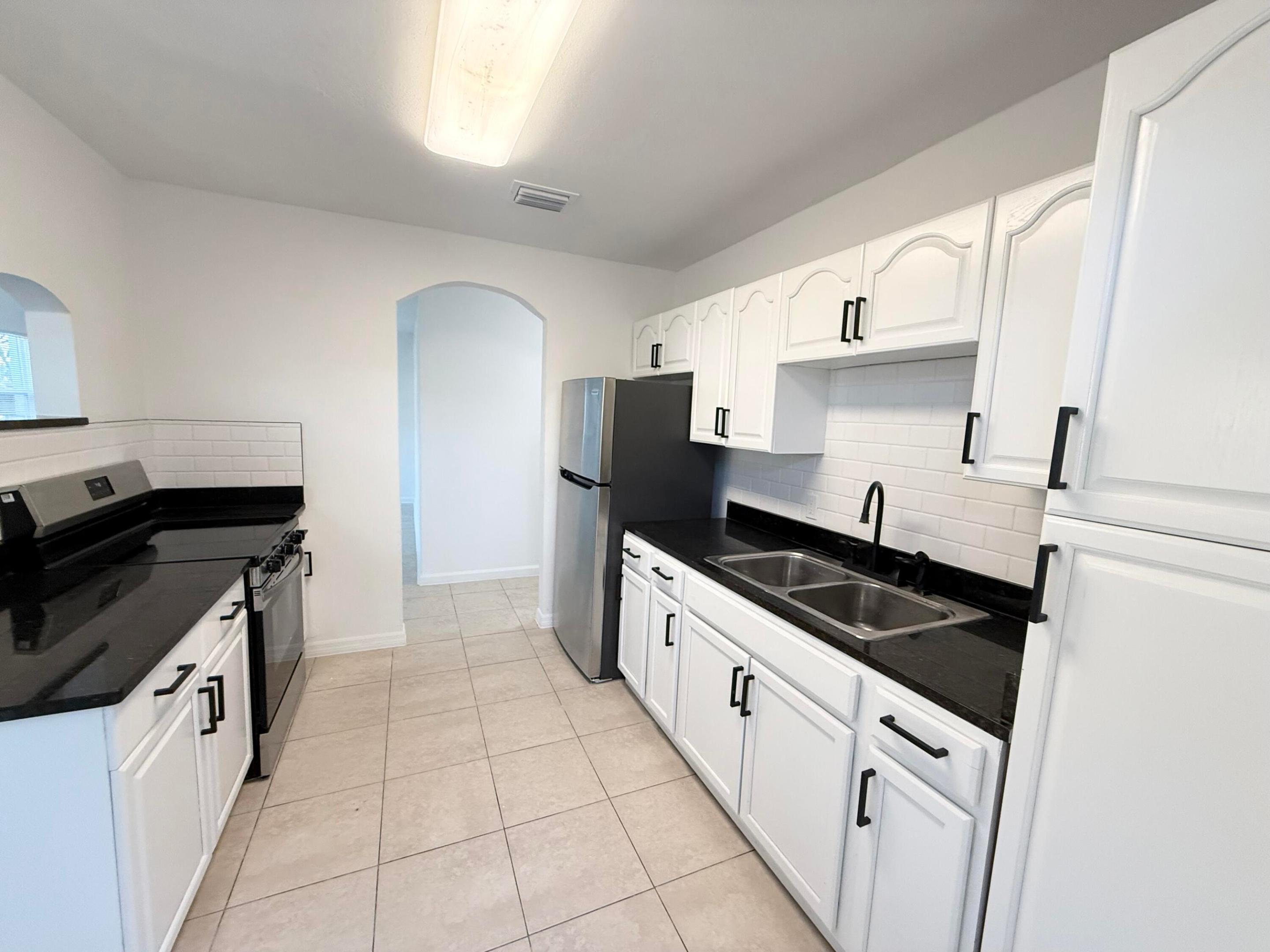 RUFF'S LITTLE DIXIE - Residential Lease