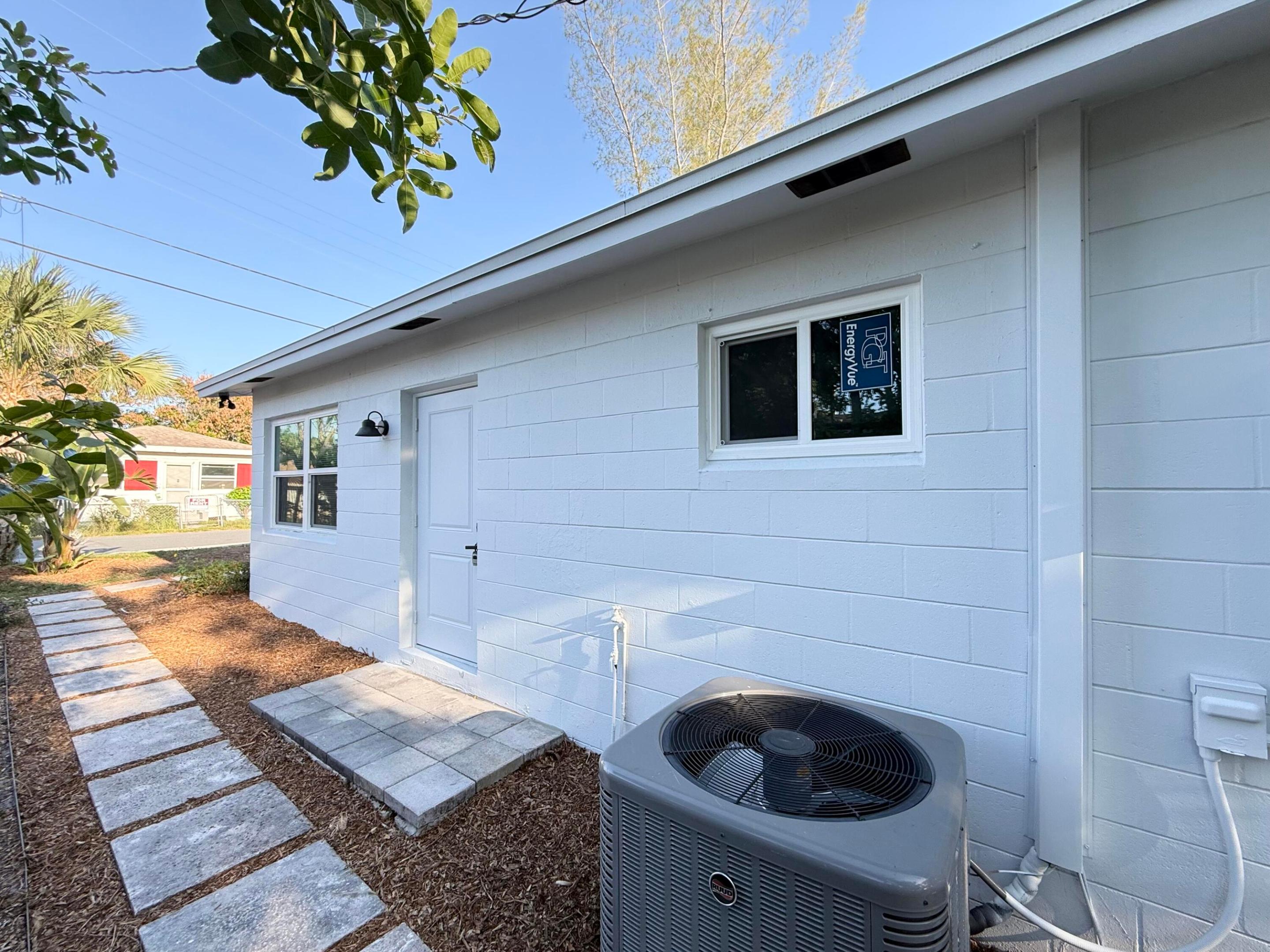 RUFF'S LITTLE DIXIE - Residential Lease