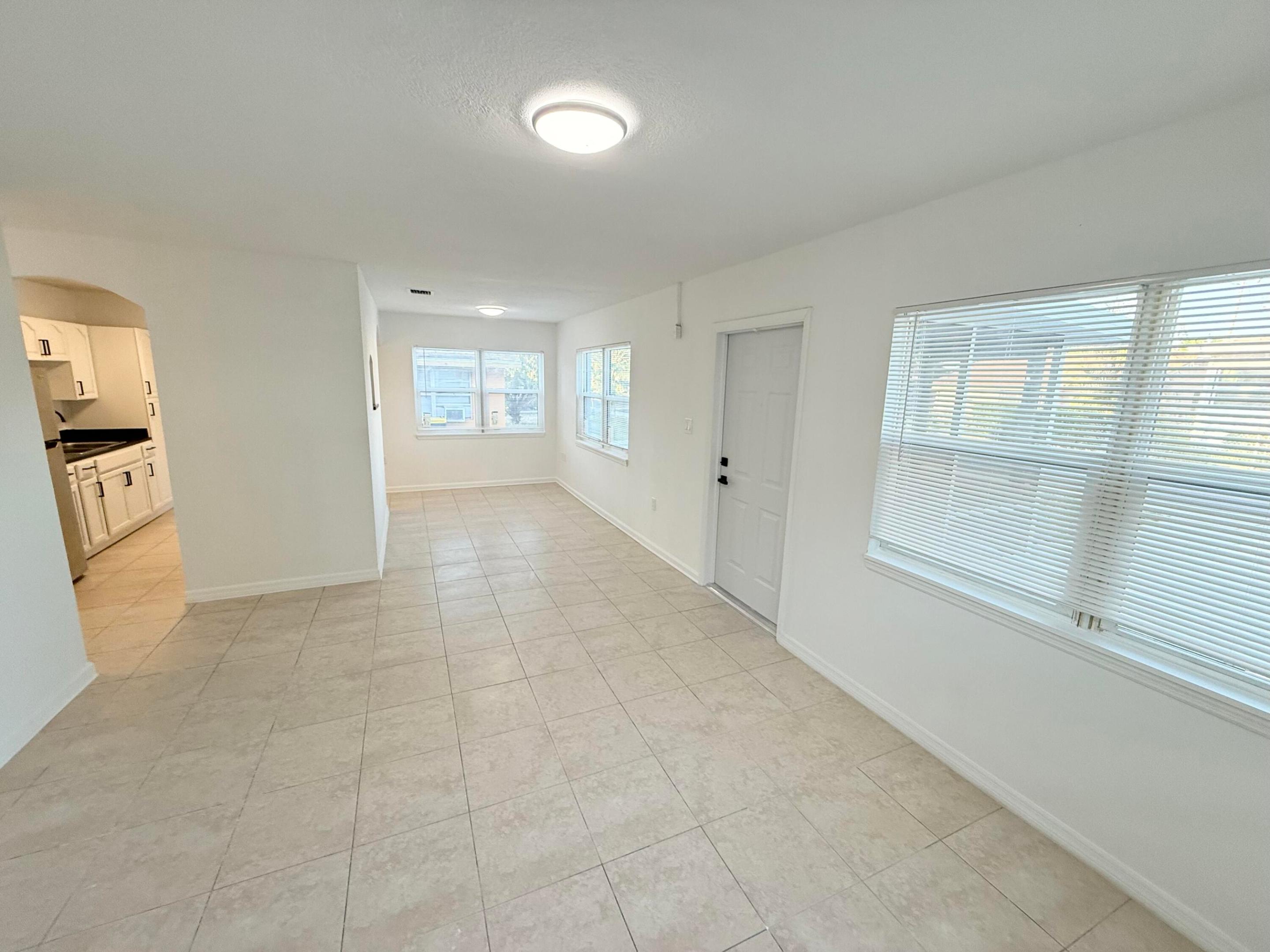 RUFF'S LITTLE DIXIE - Residential Lease