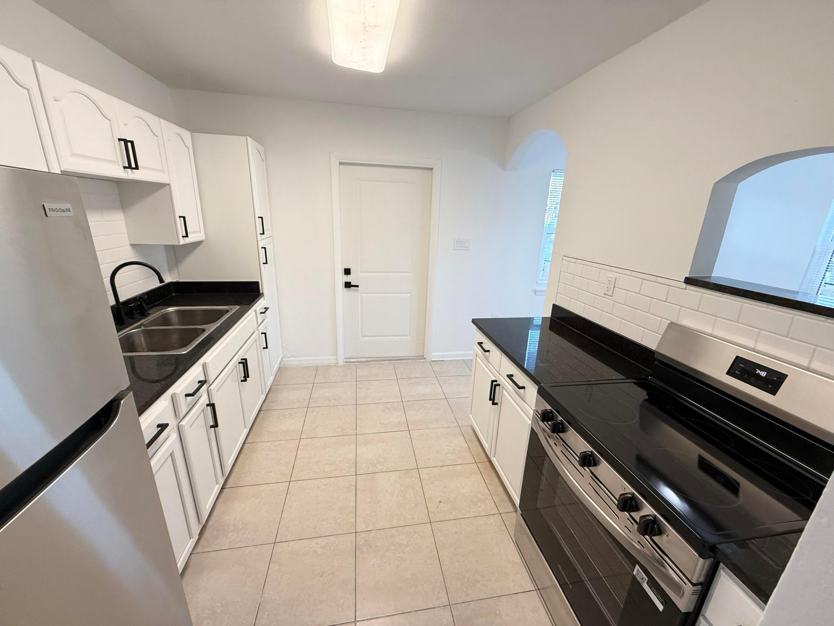 RUFF'S LITTLE DIXIE - Residential Lease