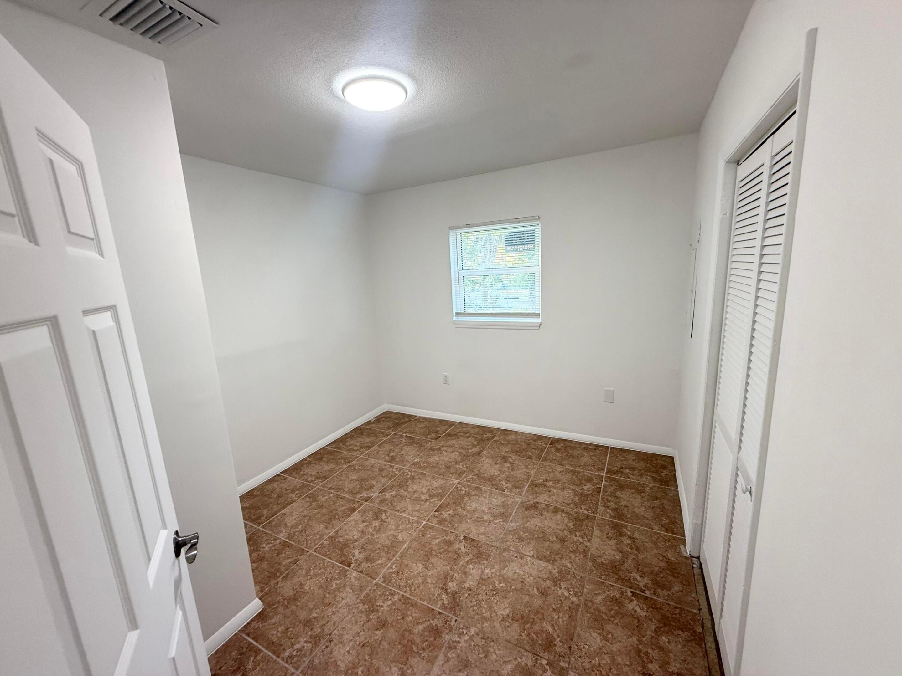 RUFF'S LITTLE DIXIE - Residential Lease