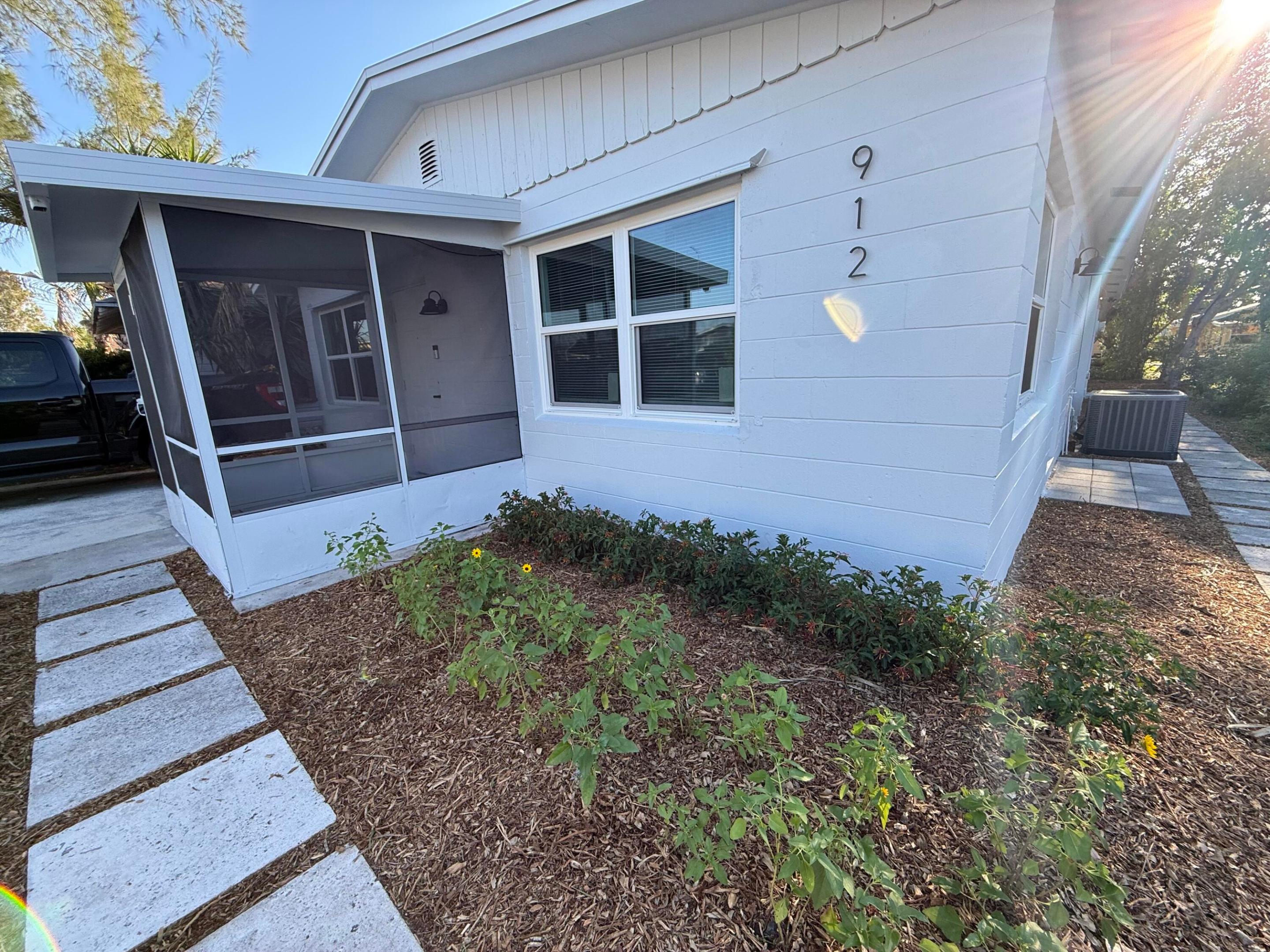 RUFF'S LITTLE DIXIE - Residential Lease