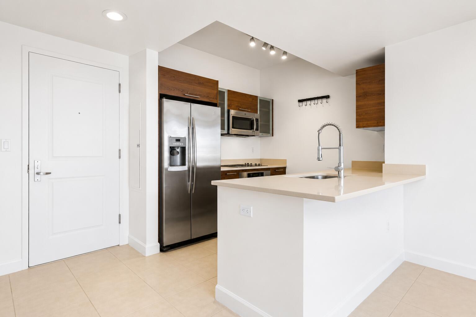 CITY PALMS CONDO - Residential Lease