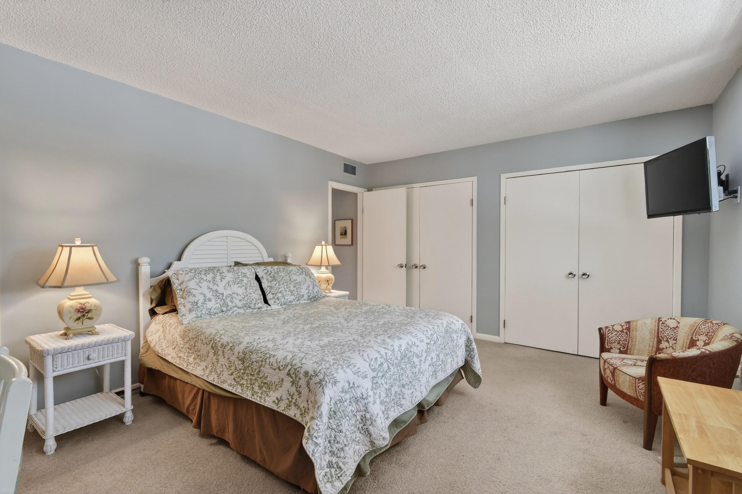 OCEAN TOWERS SOUTH CONDO - Residential Lease