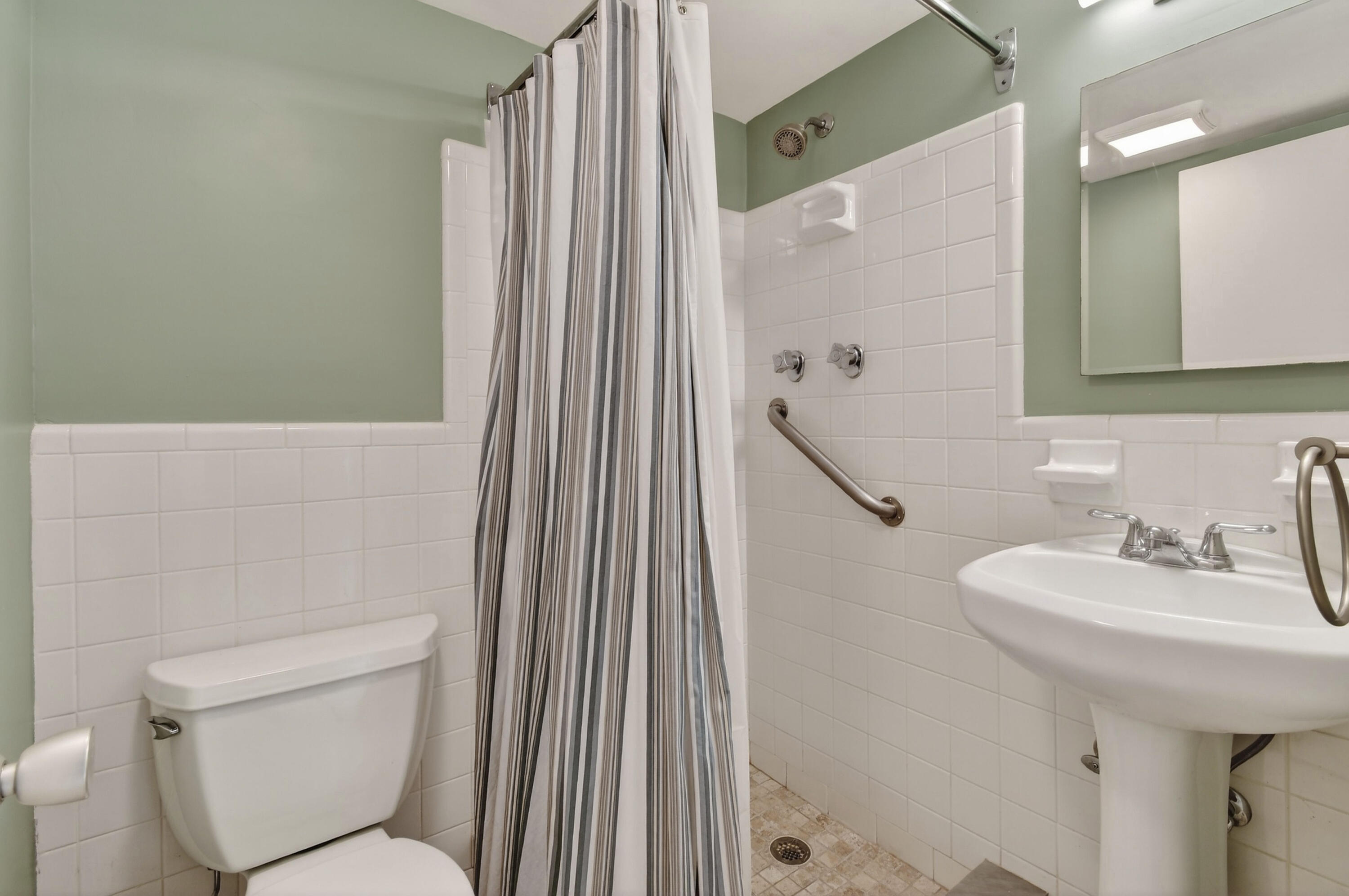 OCEAN TOWERS SOUTH CONDO - Residential Lease