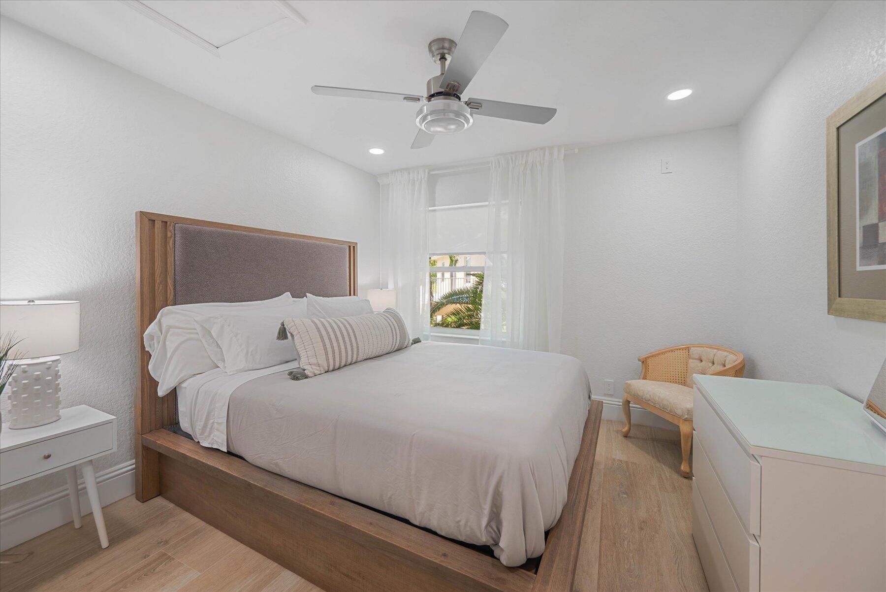 ISLES AT WELLINGTON - Residential Lease