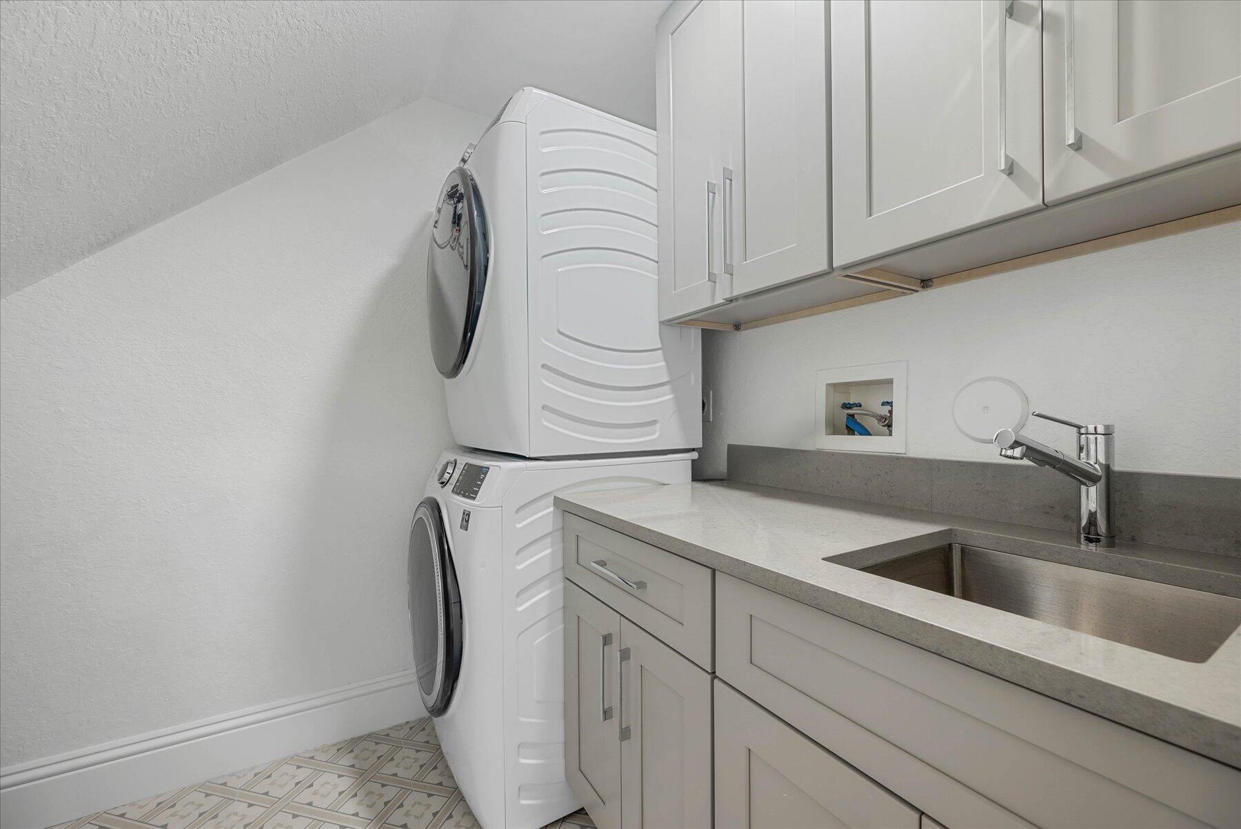 ISLES AT WELLINGTON - Residential Lease