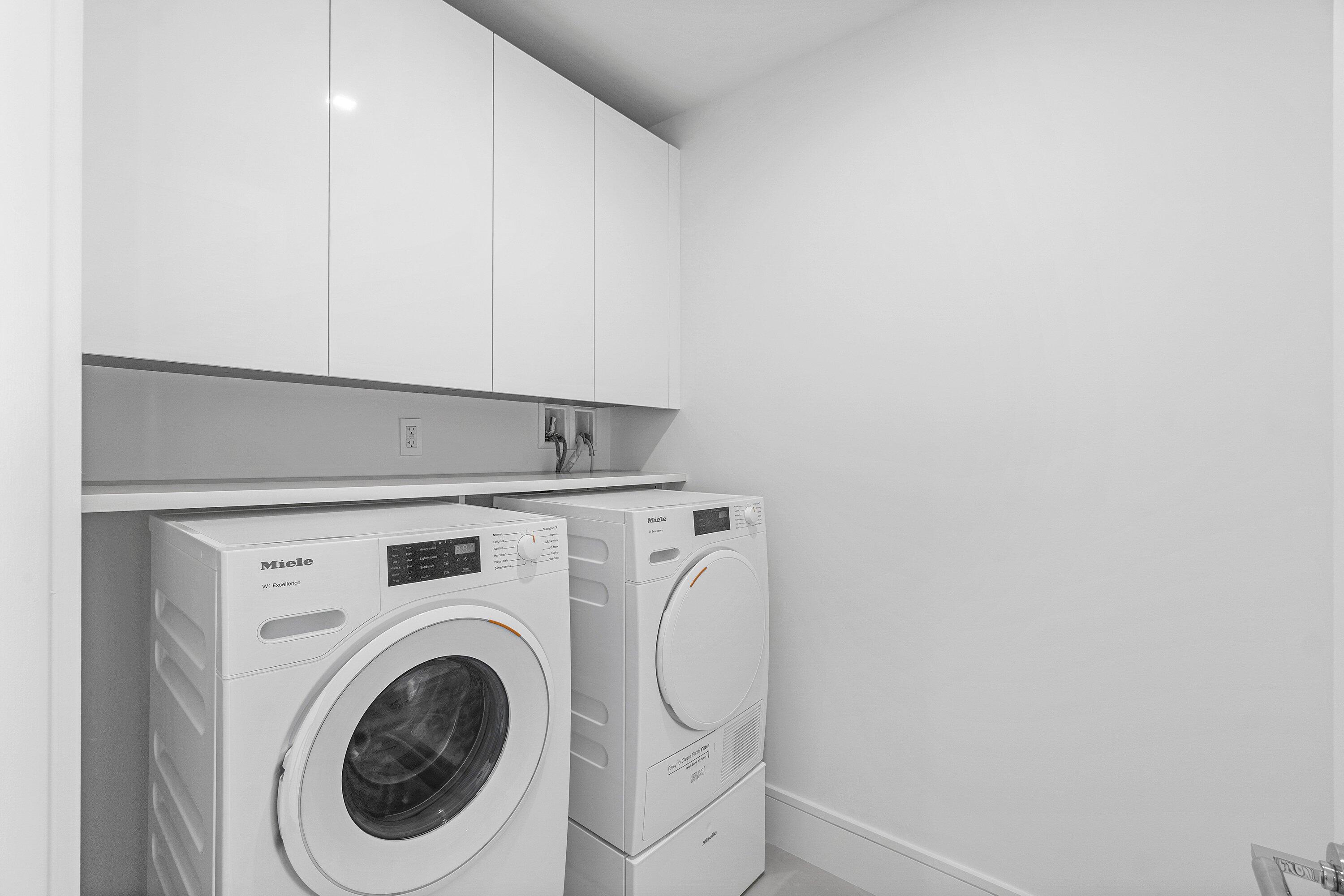 Nautilus 220 Condominium - Residential