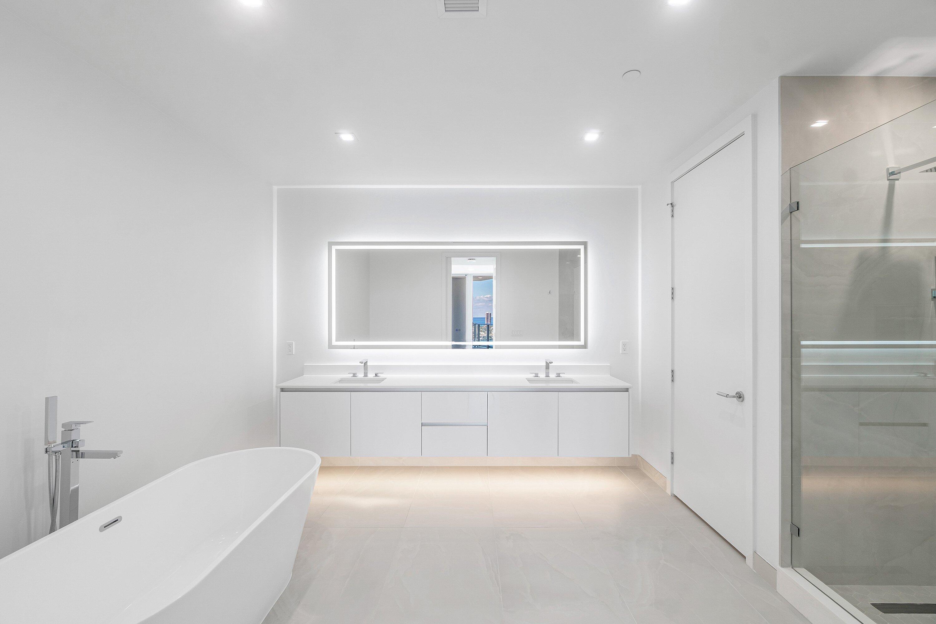 Nautilus 220 Condominium - Residential