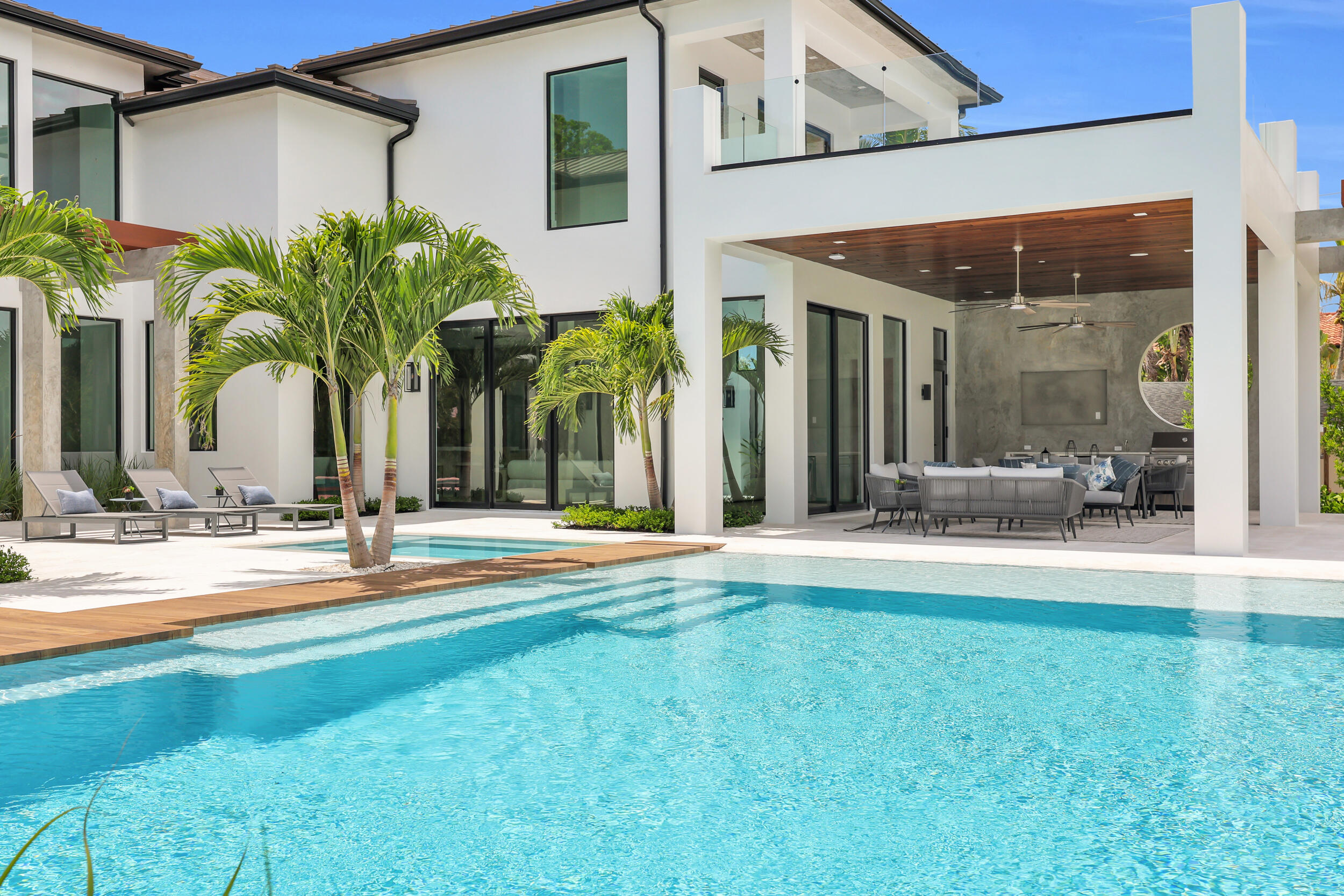 RIVERSIDE ON THE LOXAHATCHEE - Residential