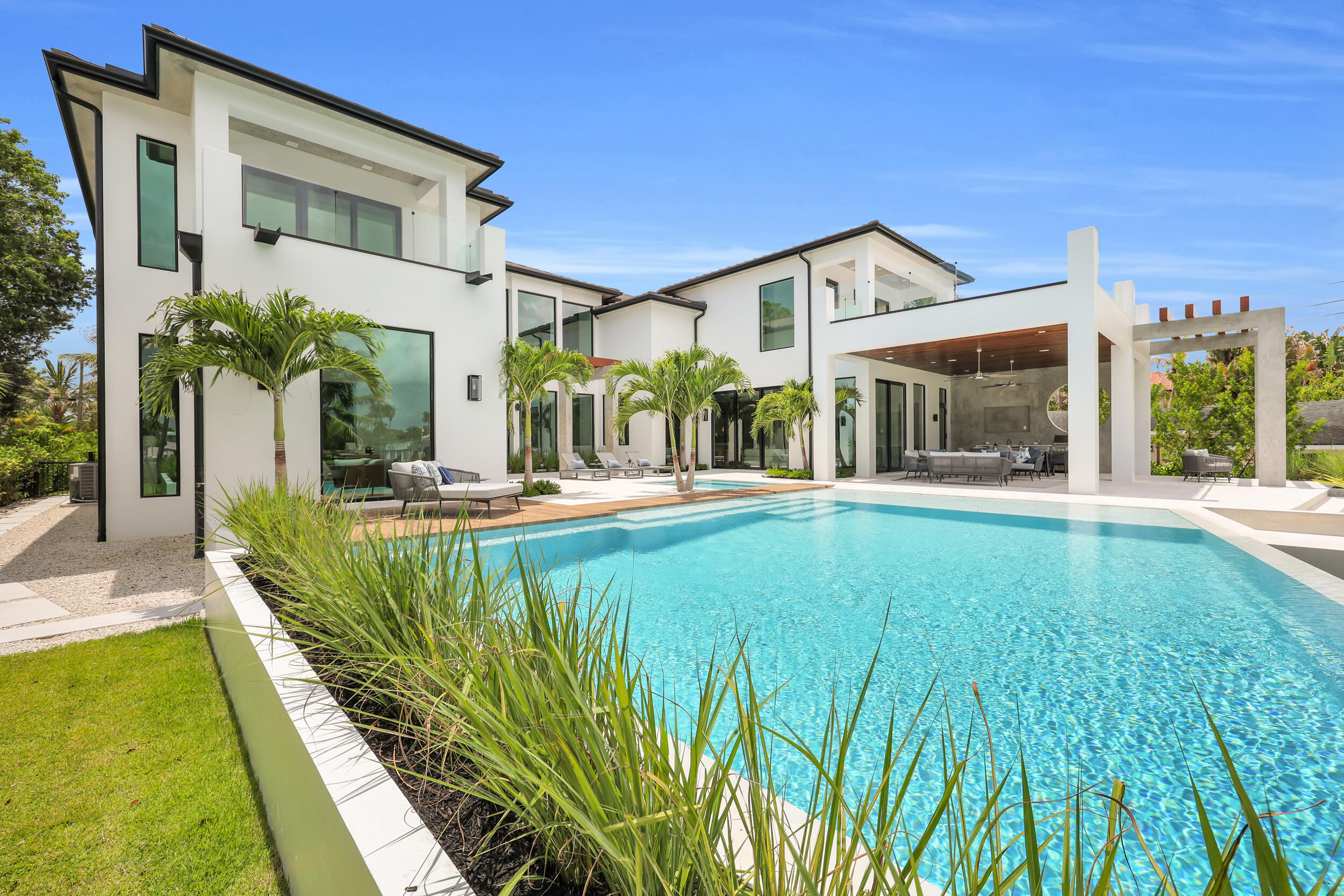 RIVERSIDE ON THE LOXAHATCHEE - Residential