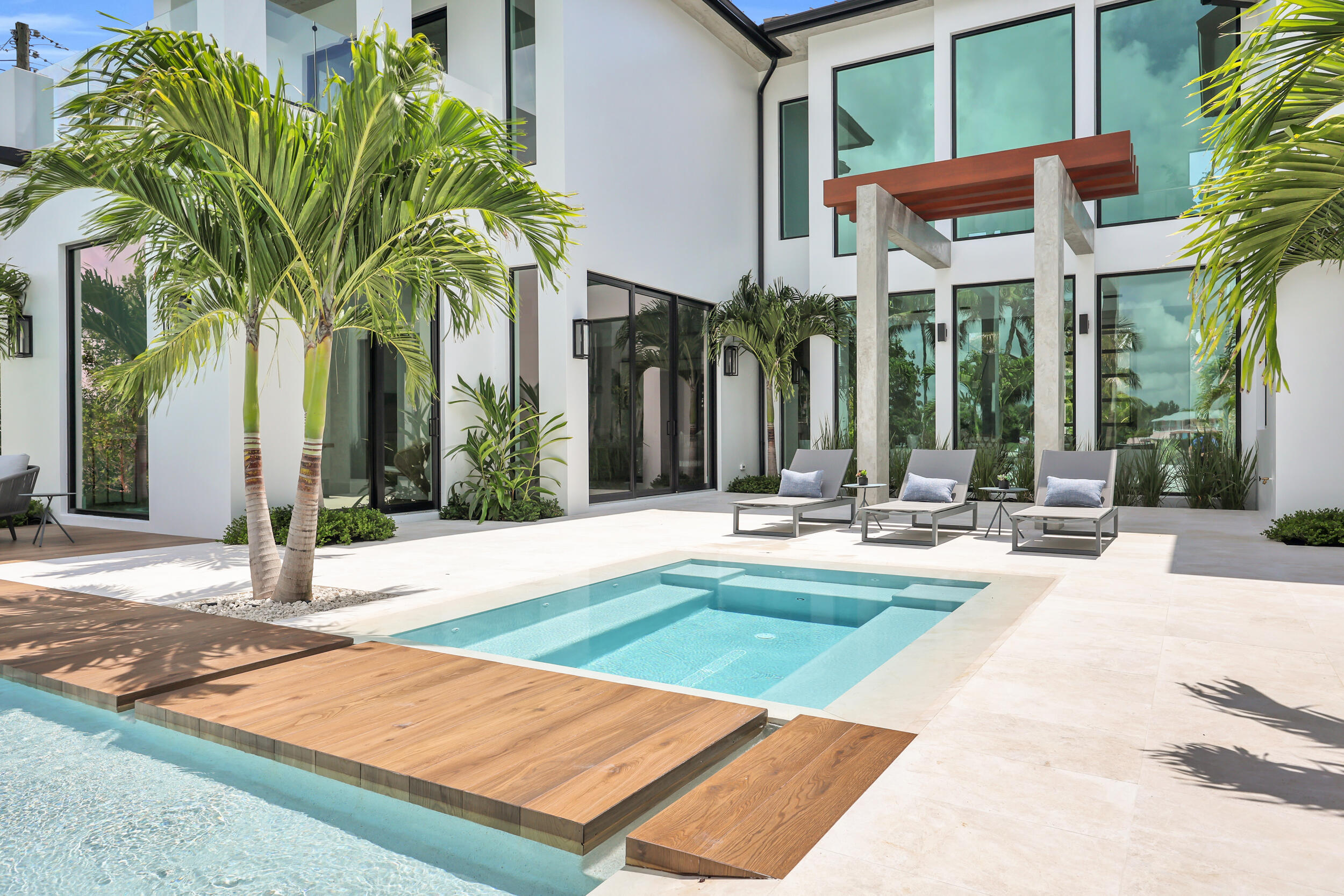 RIVERSIDE ON THE LOXAHATCHEE - Residential
