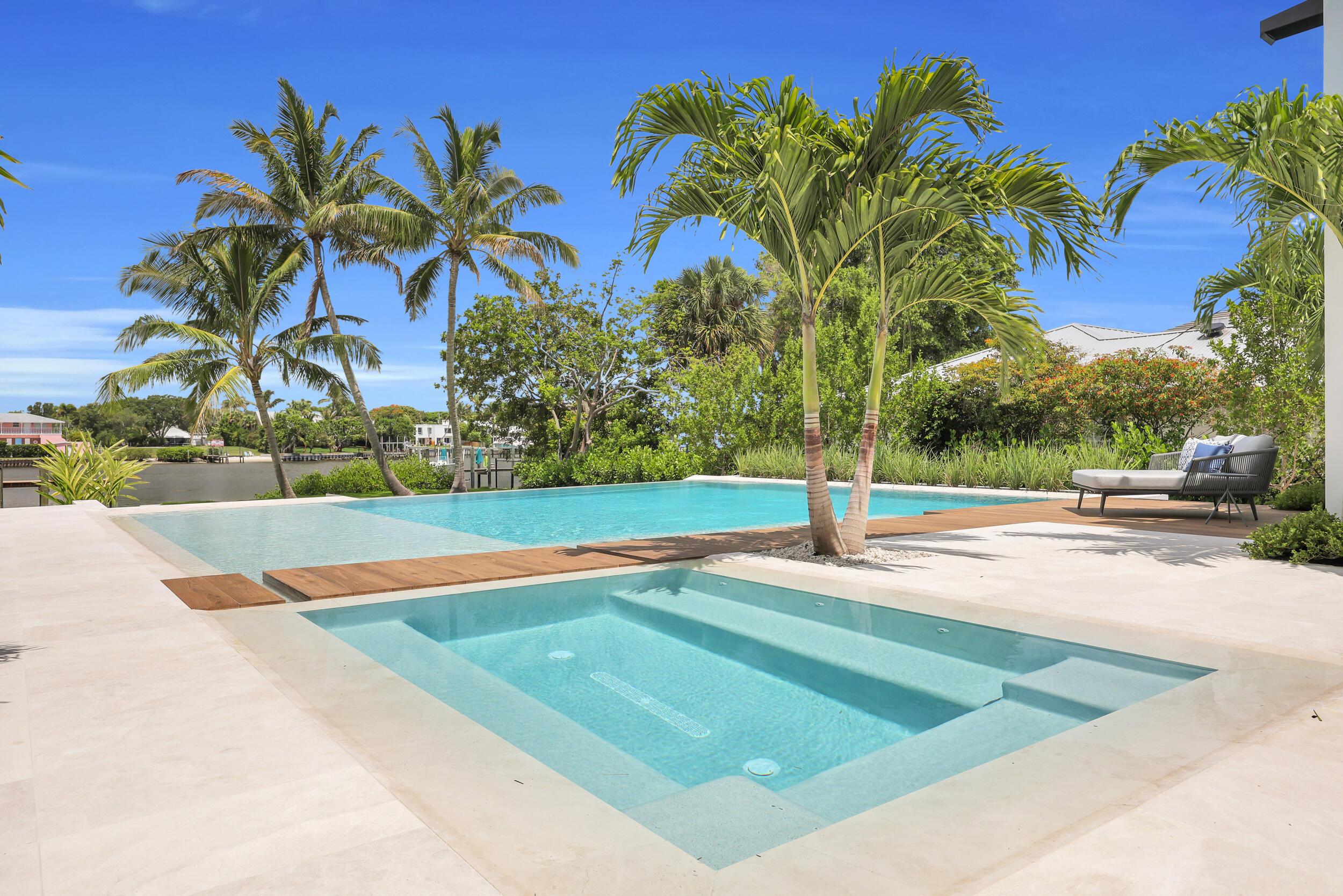 RIVERSIDE ON THE LOXAHATCHEE - Residential