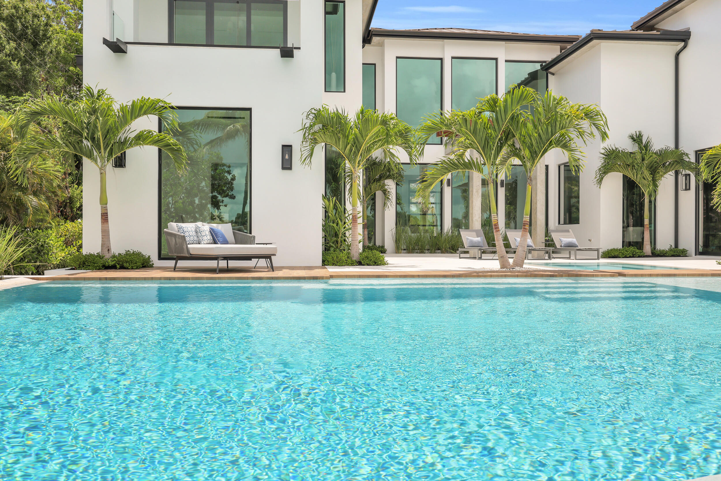 RIVERSIDE ON THE LOXAHATCHEE - Residential