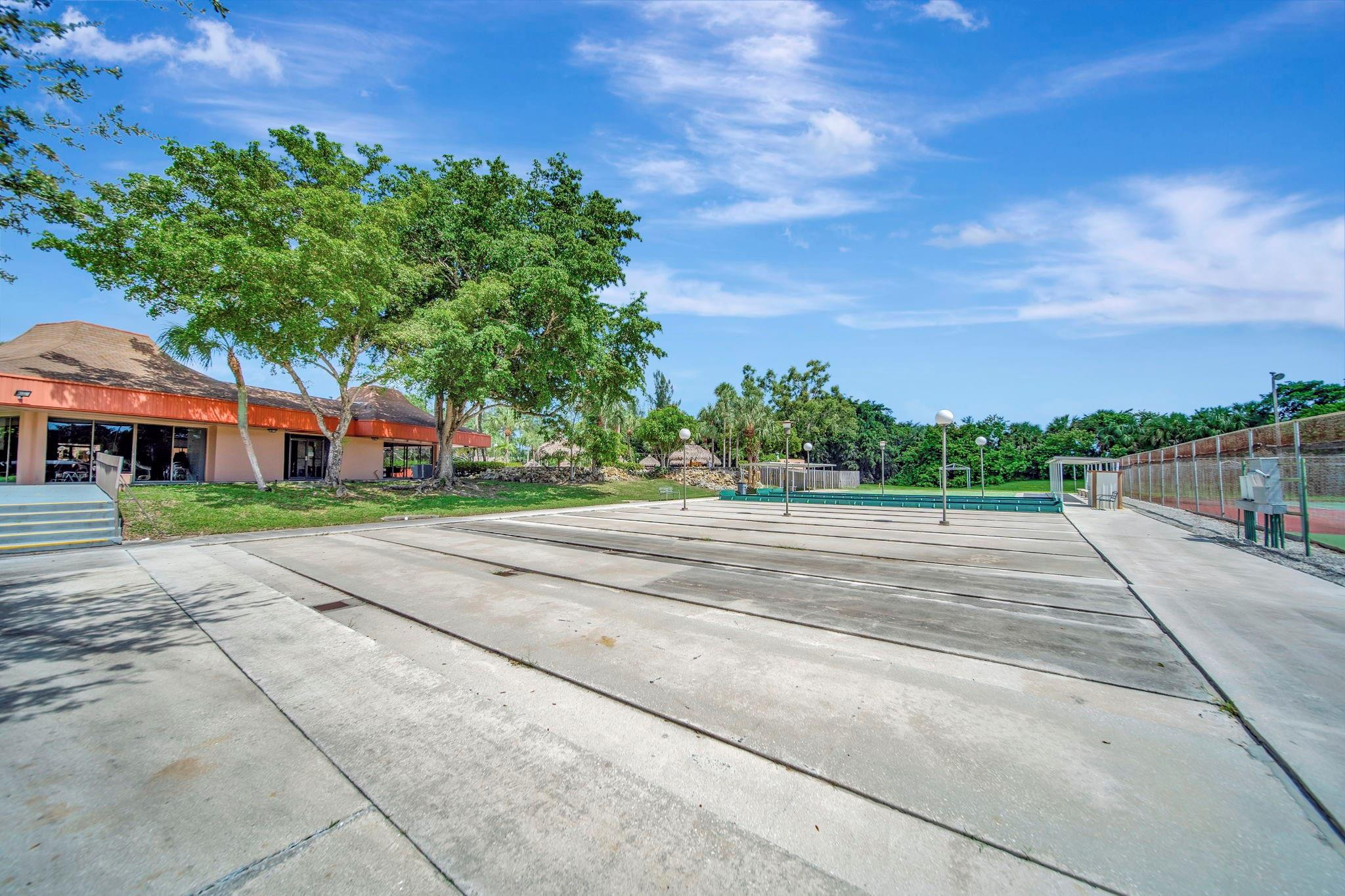 HOLIDAY SPRINGS VILLAGE 2 CONDO - Residential