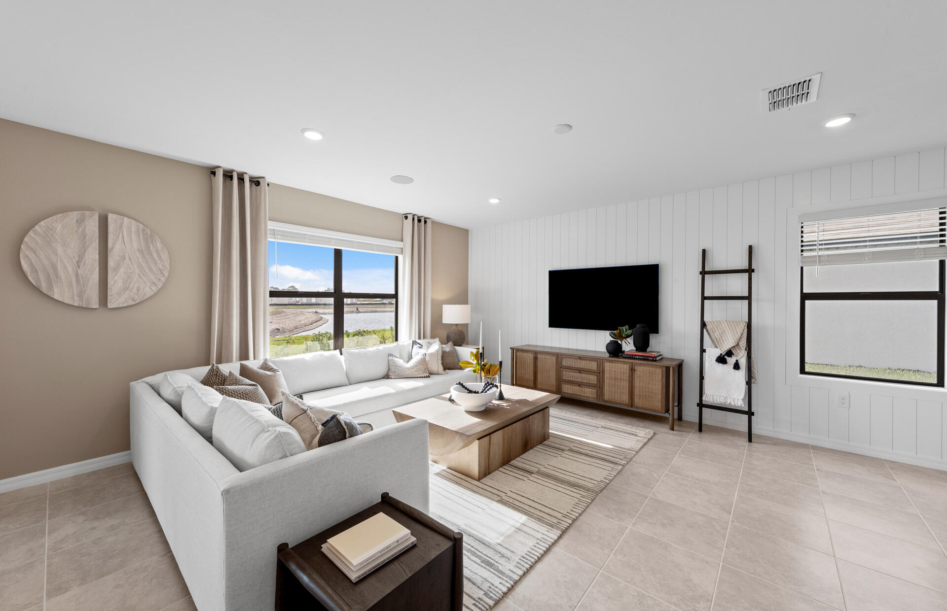 WHISPERING LAKES PHASE 2 - Residential