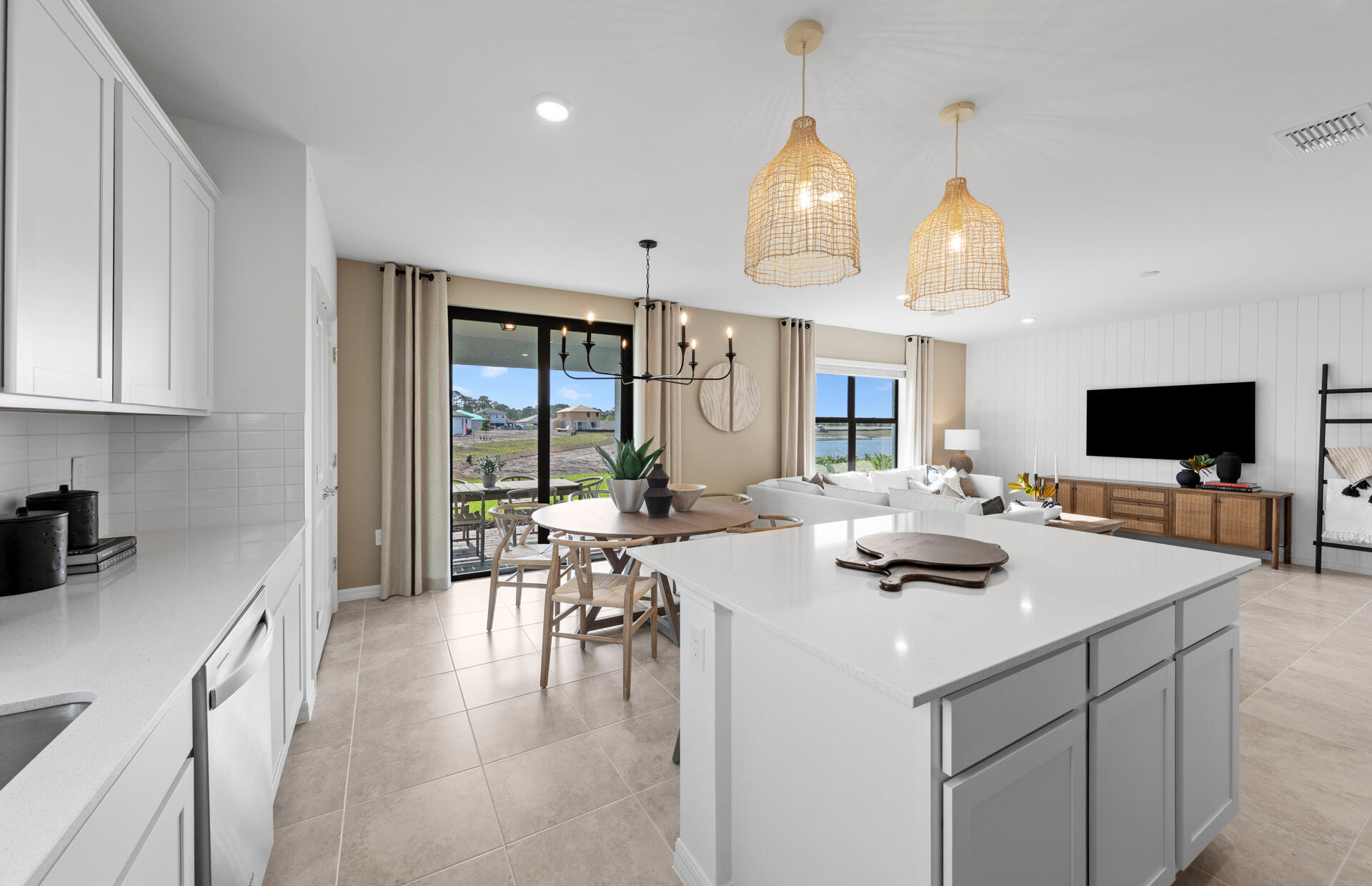 WHISPERING LAKES PHASE 2 - Residential