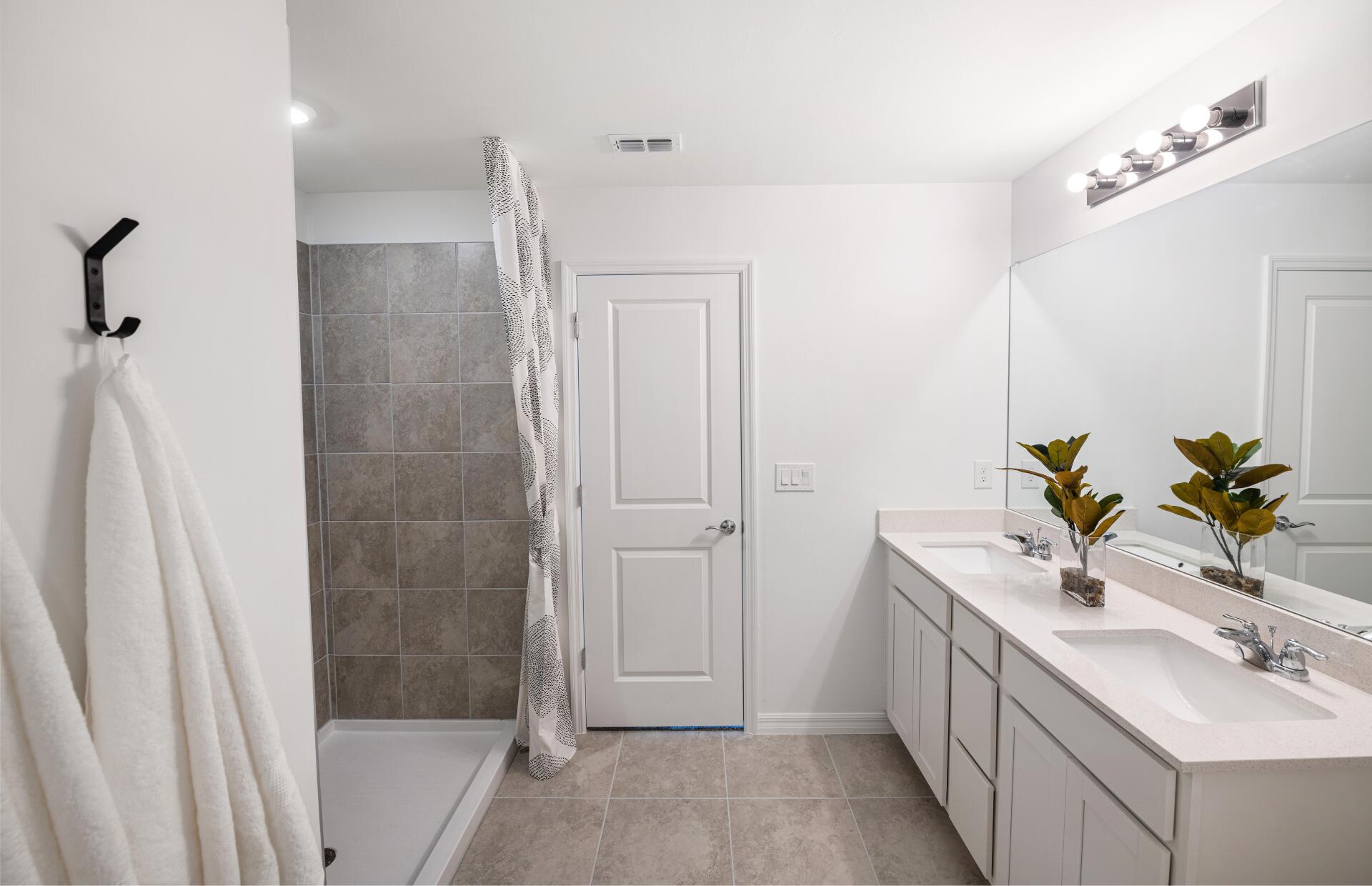 WHISPERING LAKES PHASE 2 - Residential