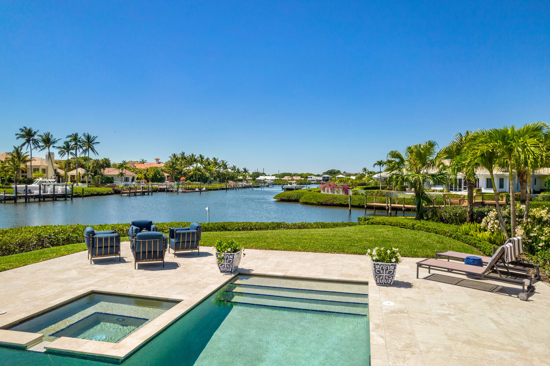 ADMIRALS COVE - Residential