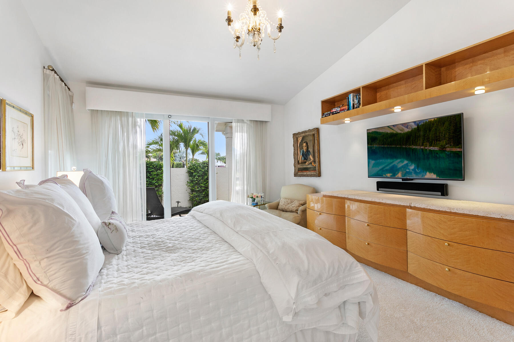 ADMIRALS COVE - Residential